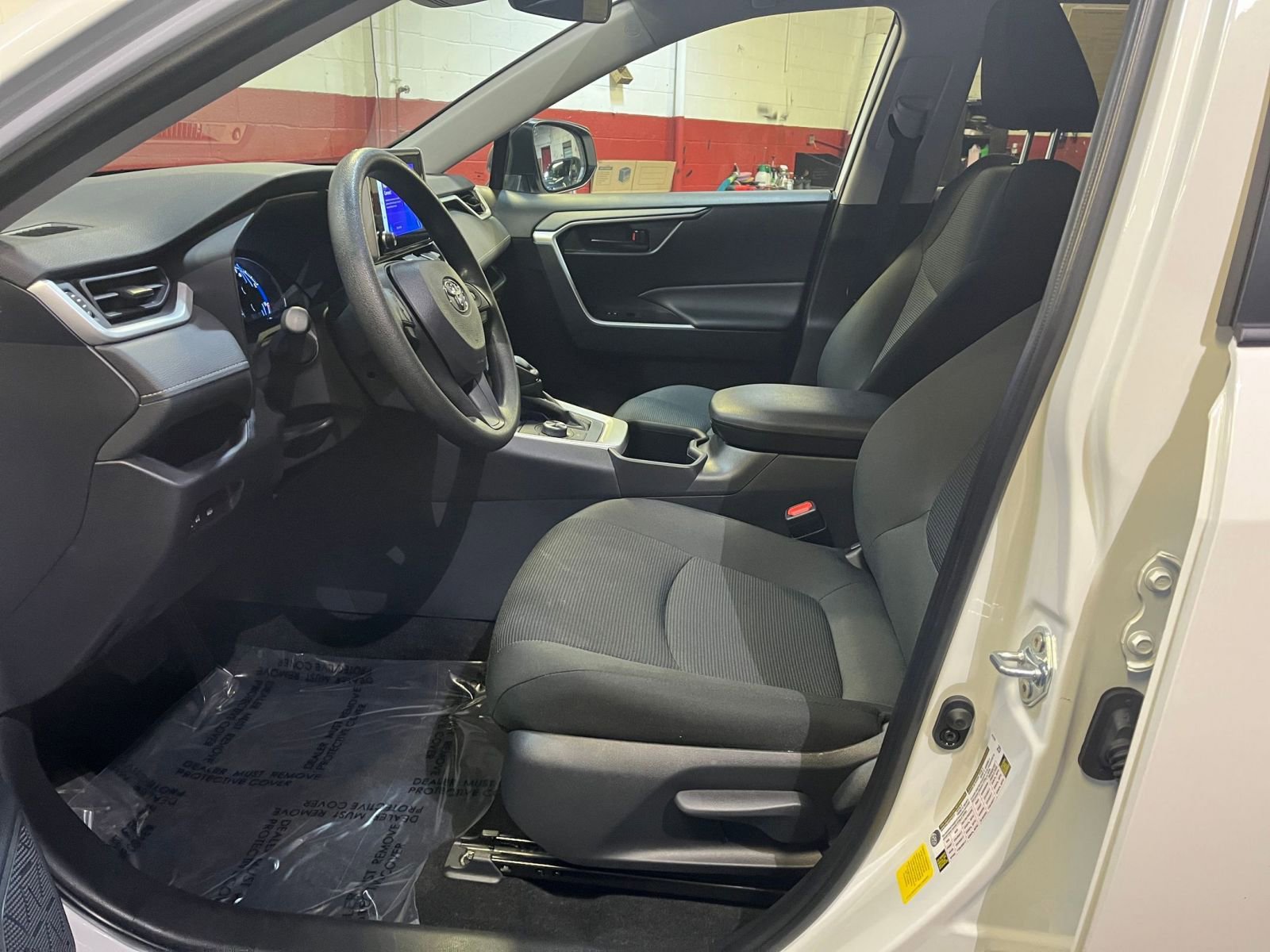 Thumbnail: 2025 Toyota RAV4 - 27