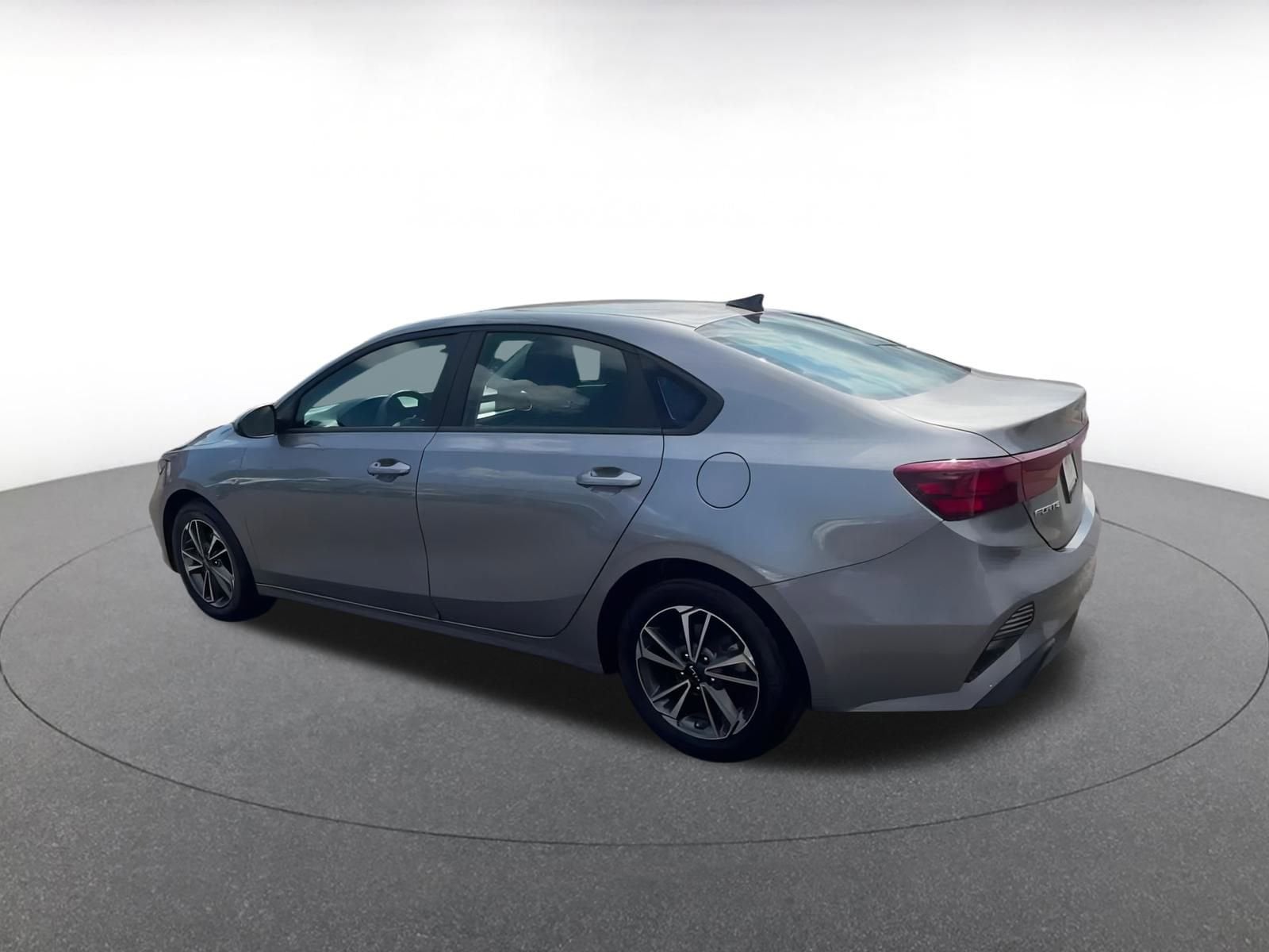 Thumbnail: 2024 Kia Forte - 10