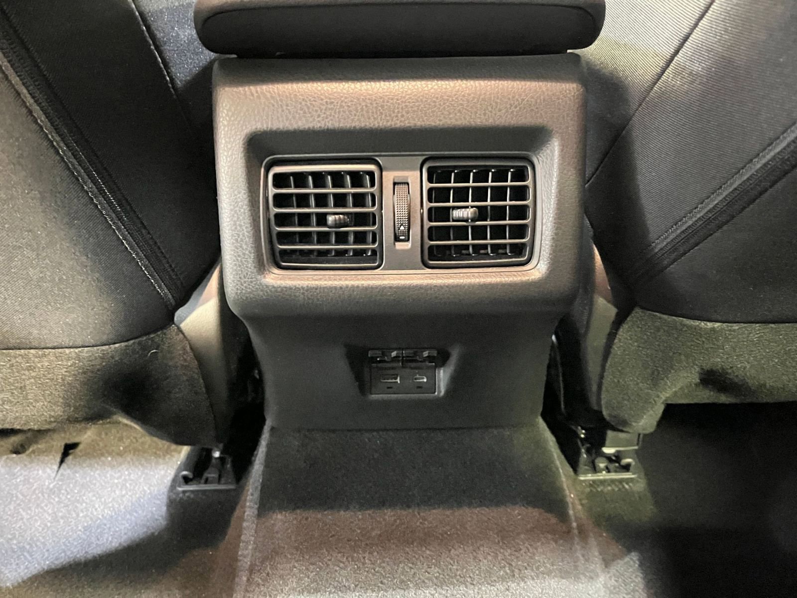 Thumbnail: 2025 Toyota Camry - 23