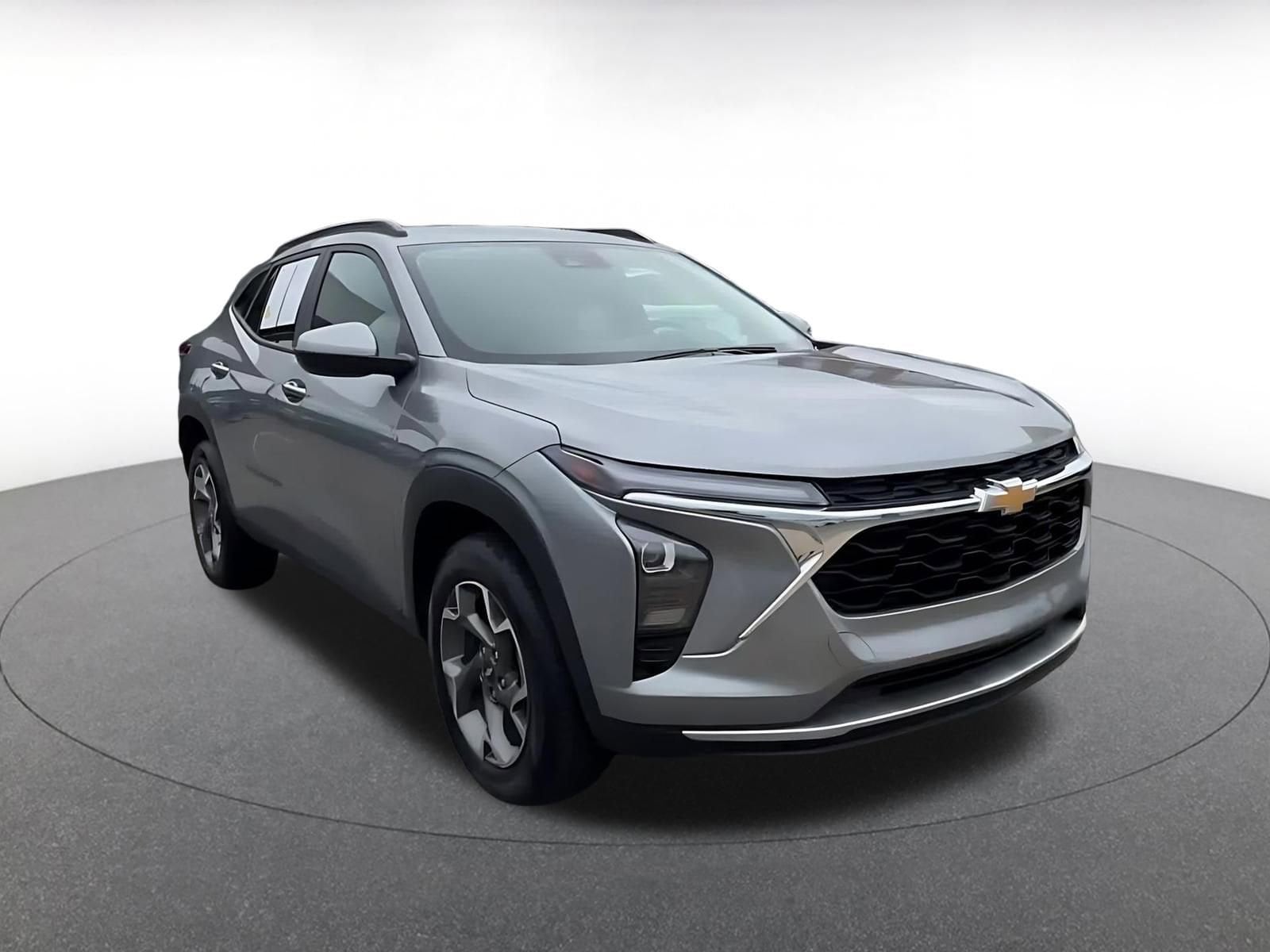 Thumbnail: 2025 Chevrolet Trax - 3