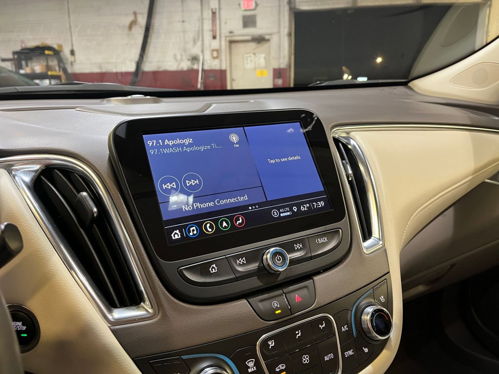 Thumbnail: 2024 Chevrolet Malibu - 22