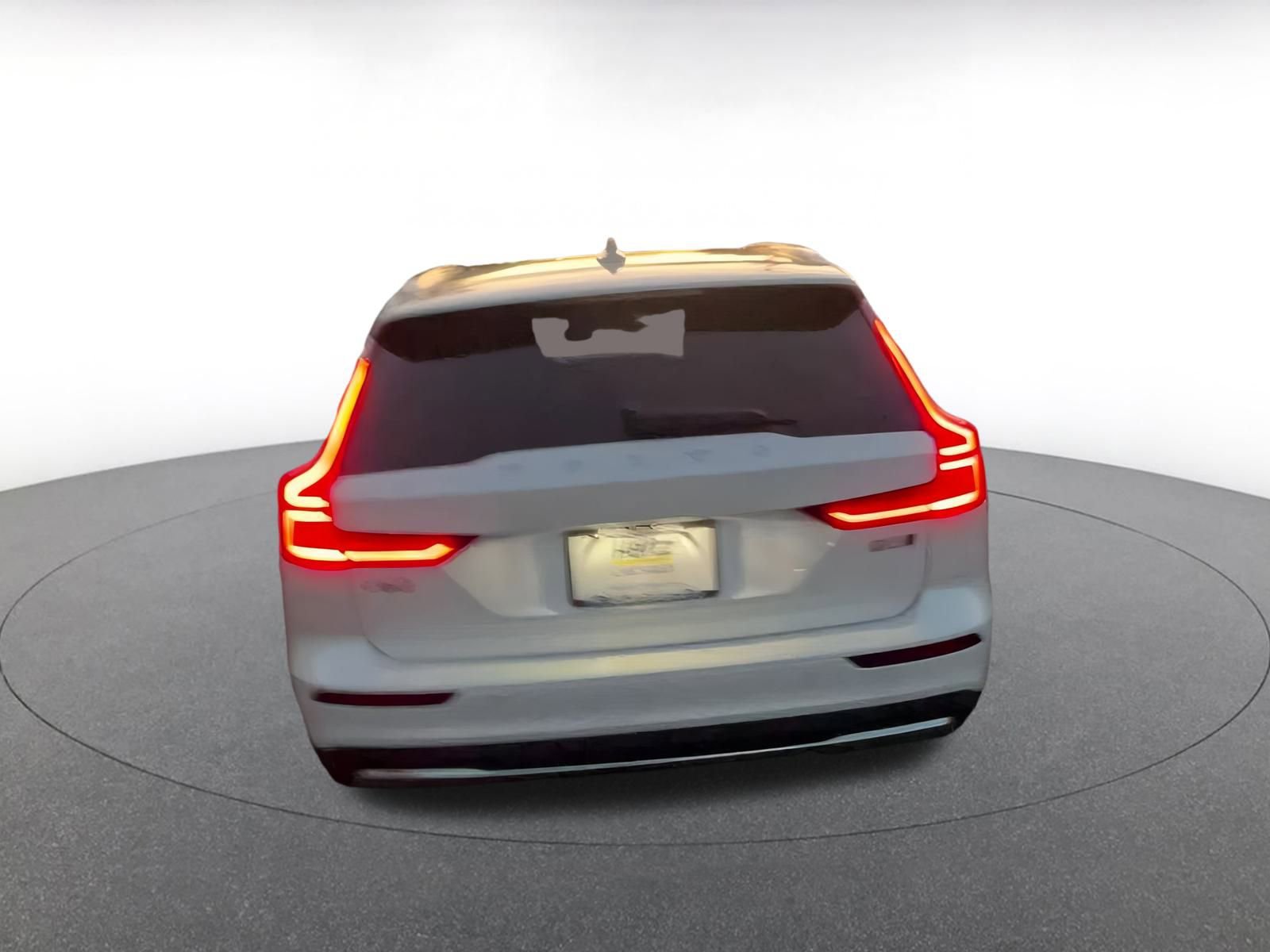 Thumbnail: 2025 Volvo S60 - 12