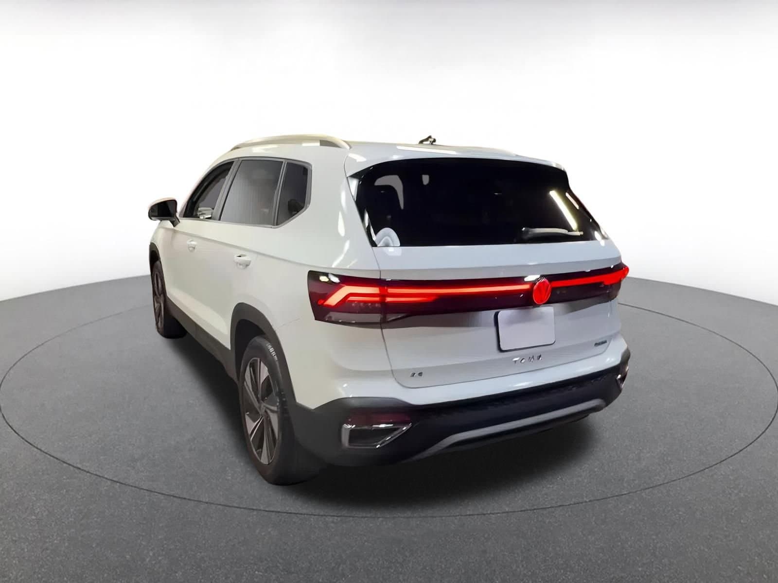 Thumbnail: 2025 Volkswagen Taos - 11