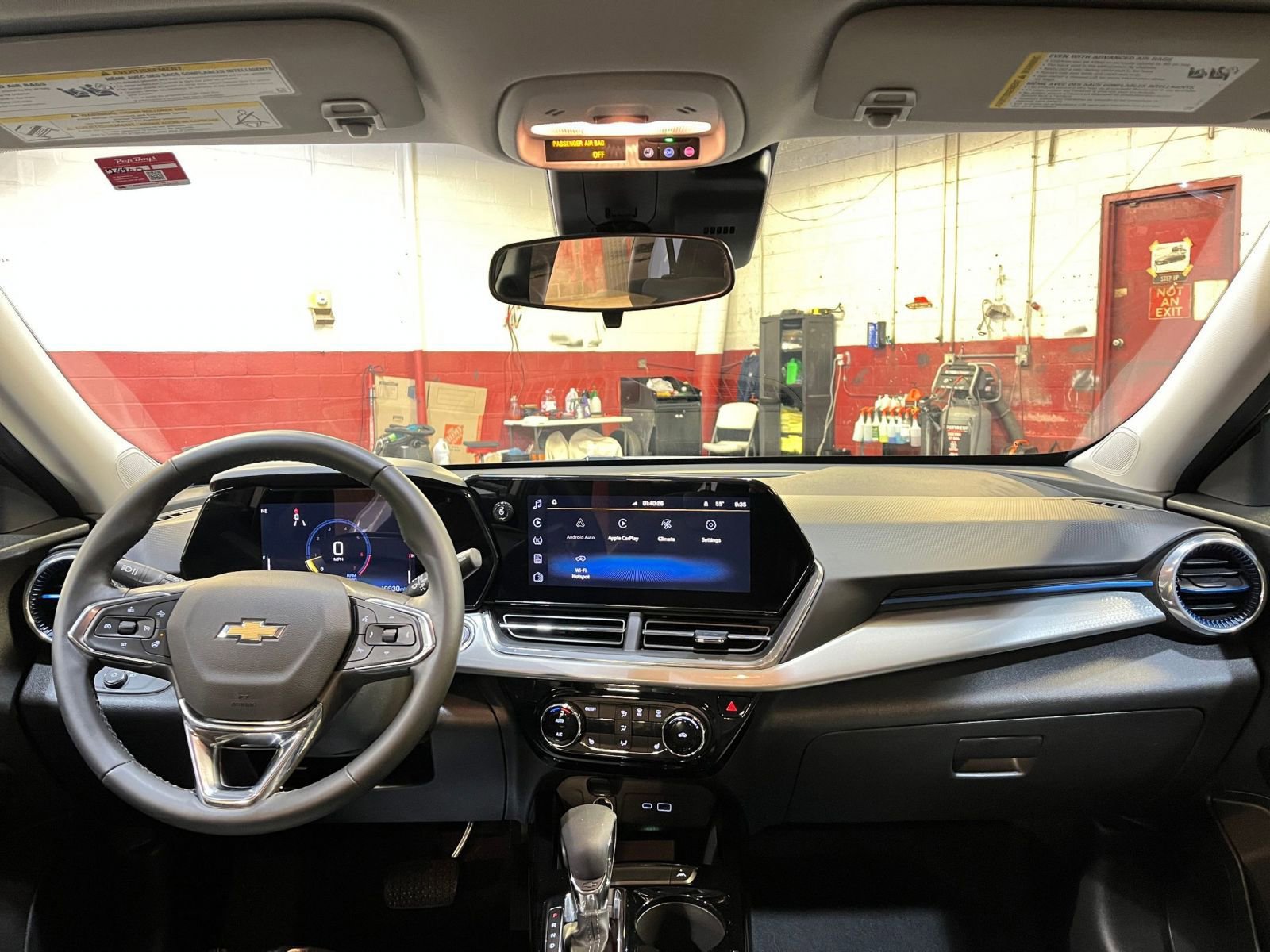 Thumbnail: 2025 Chevrolet Trax - 33