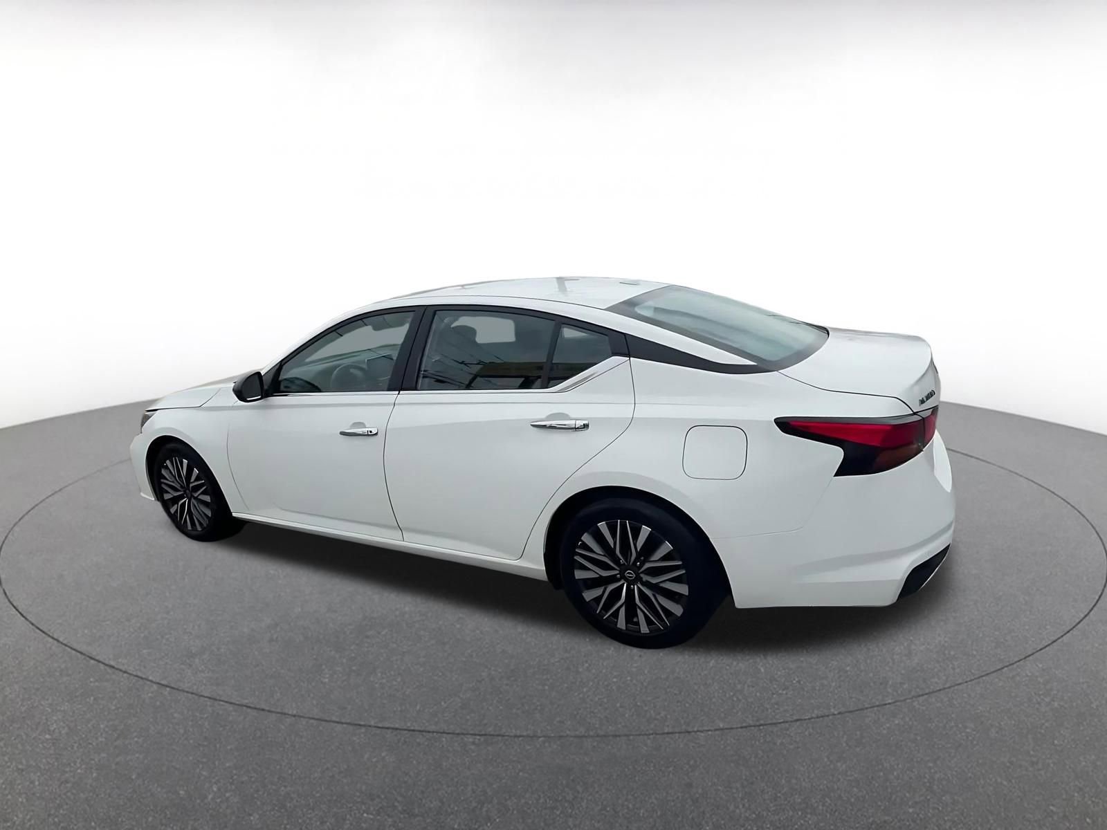 Thumbnail: 2025 Nissan Altima - 10