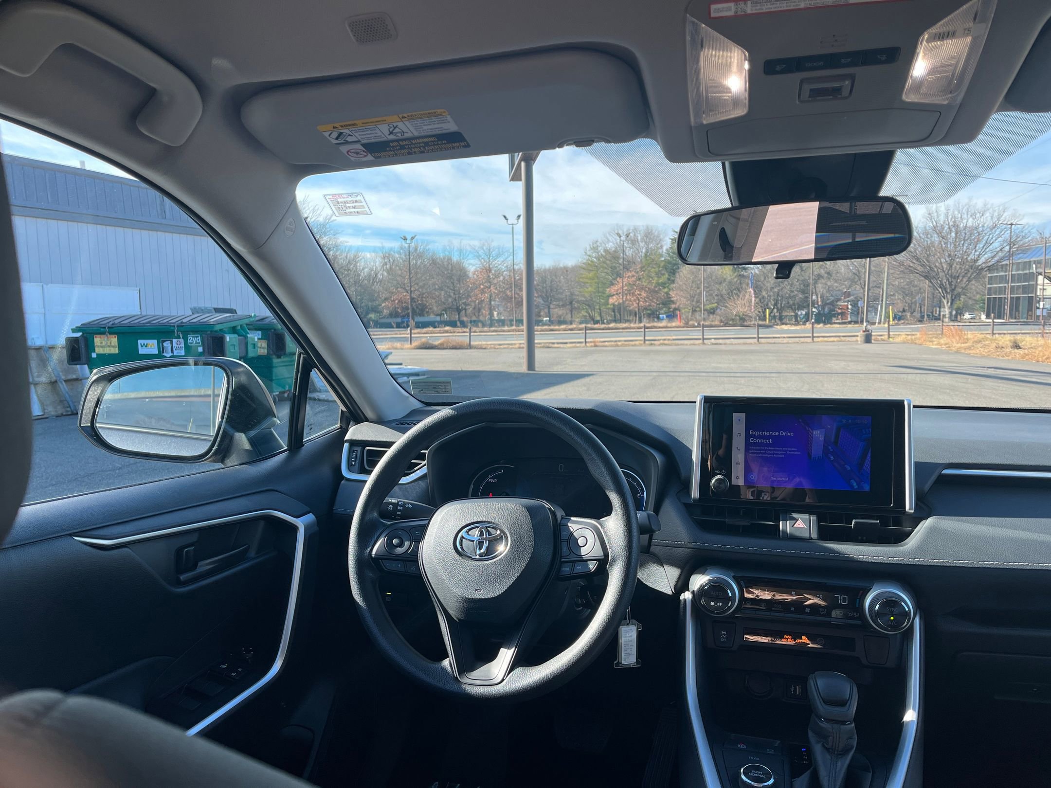 Thumbnail: 2025 Toyota RAV4 - 33