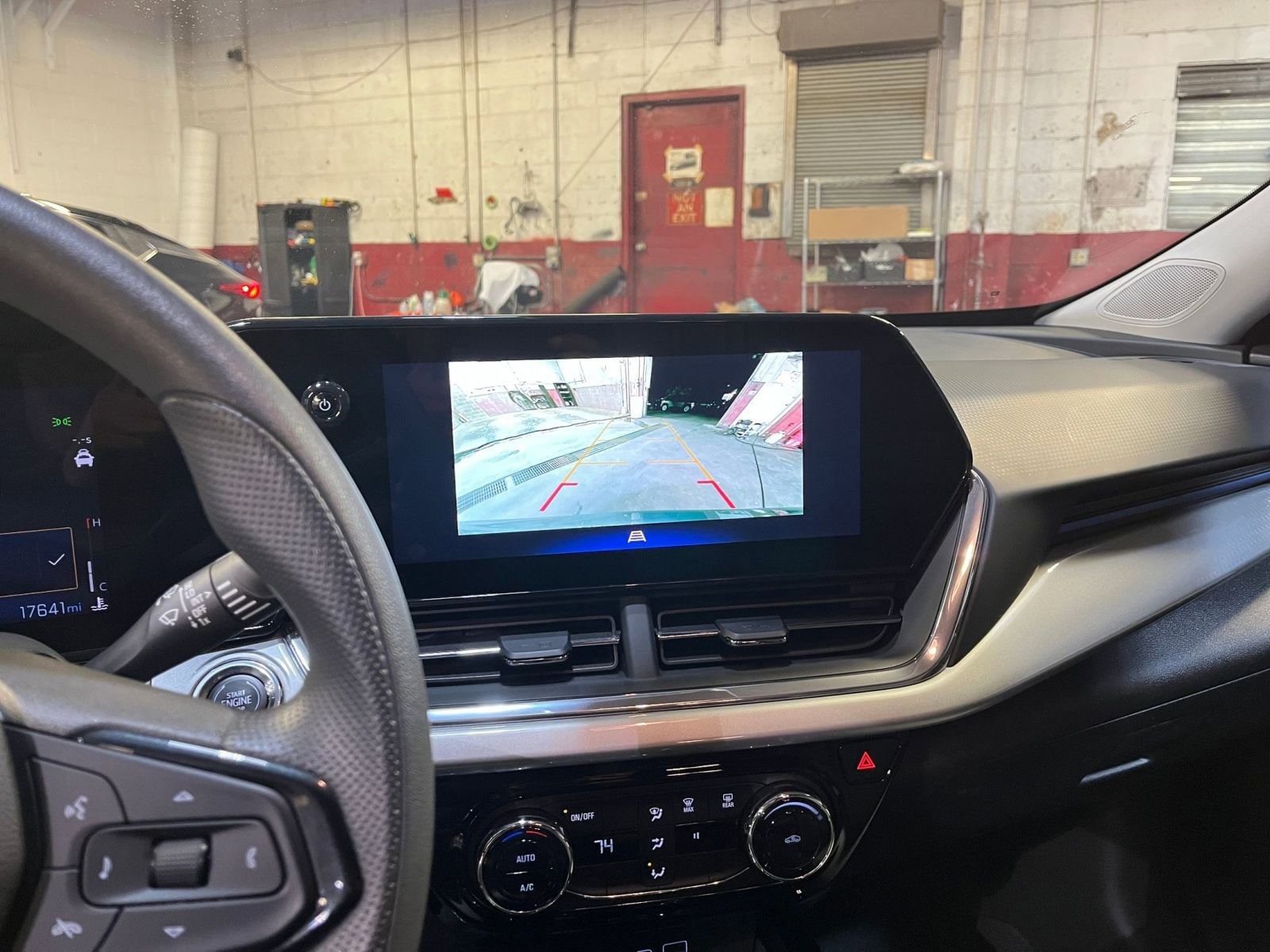 Thumbnail: 2025 Chevrolet Trax - 17