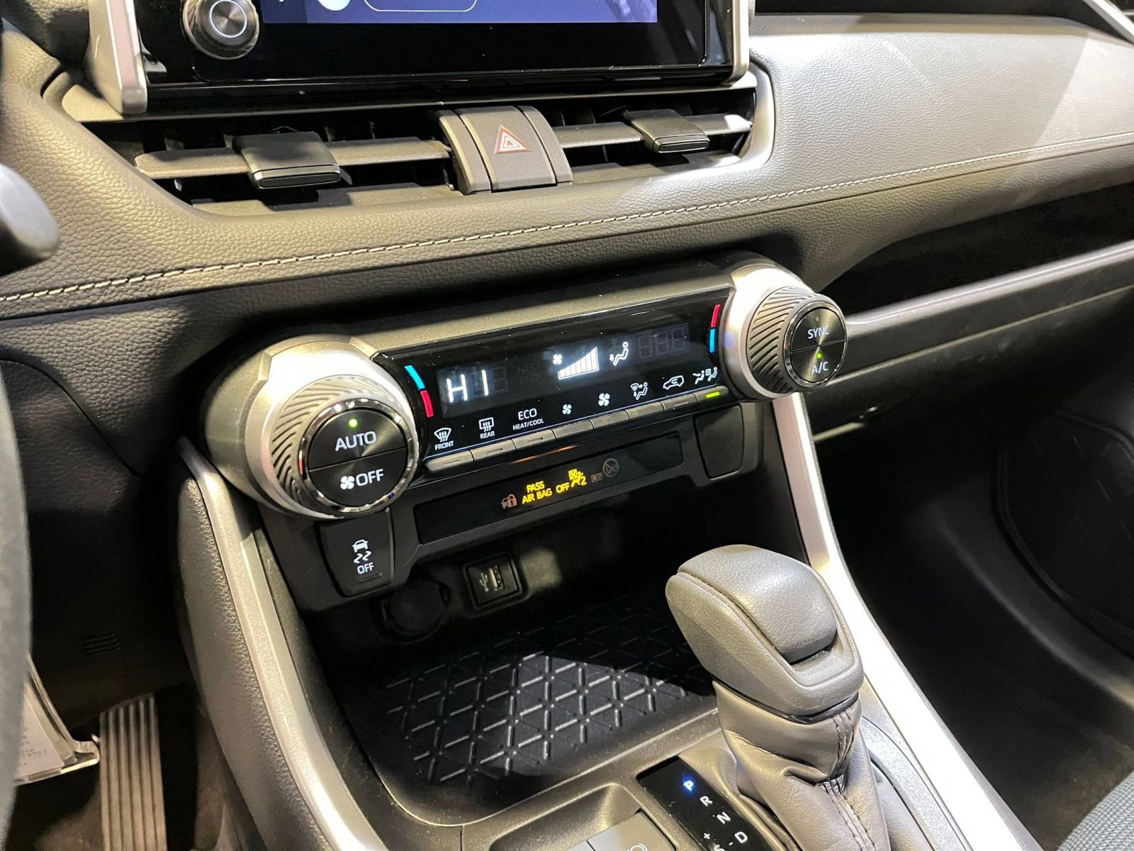 Thumbnail: 2025 Toyota RAV4 - 18