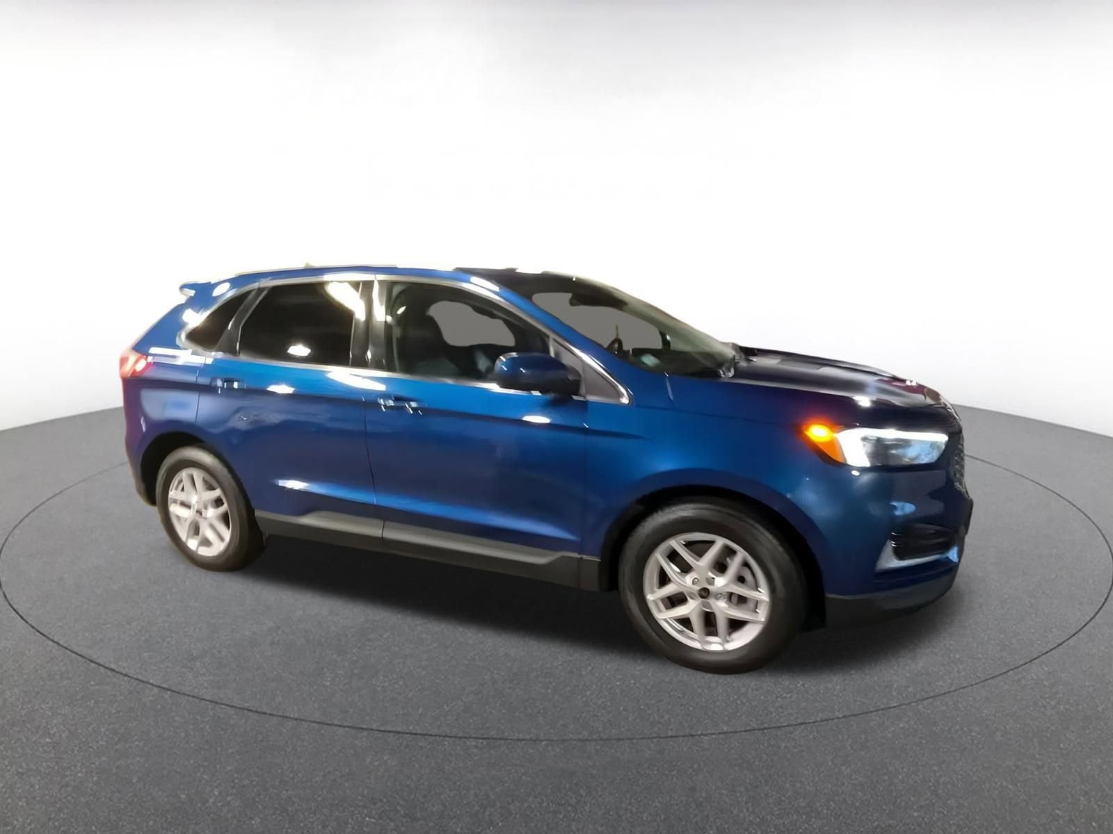 Thumbnail: 2023 Ford Edge - 2