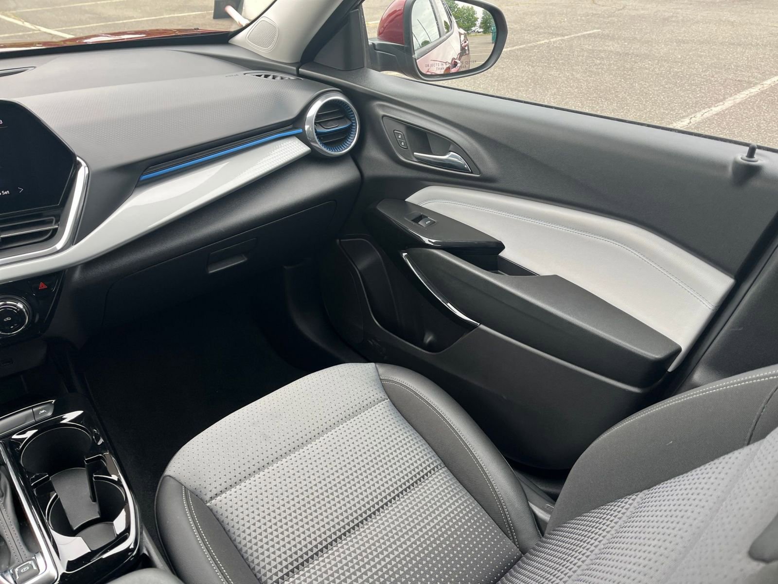 Thumbnail: 2025 Chevrolet Trax - 33