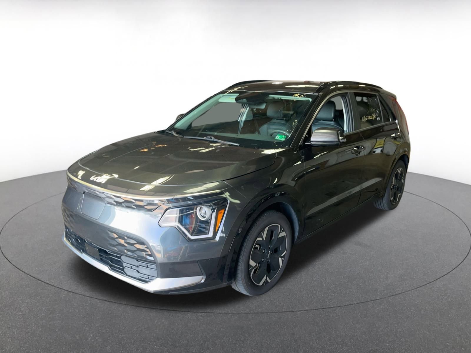 Thumbnail: 2023 Kia Niro - 5
