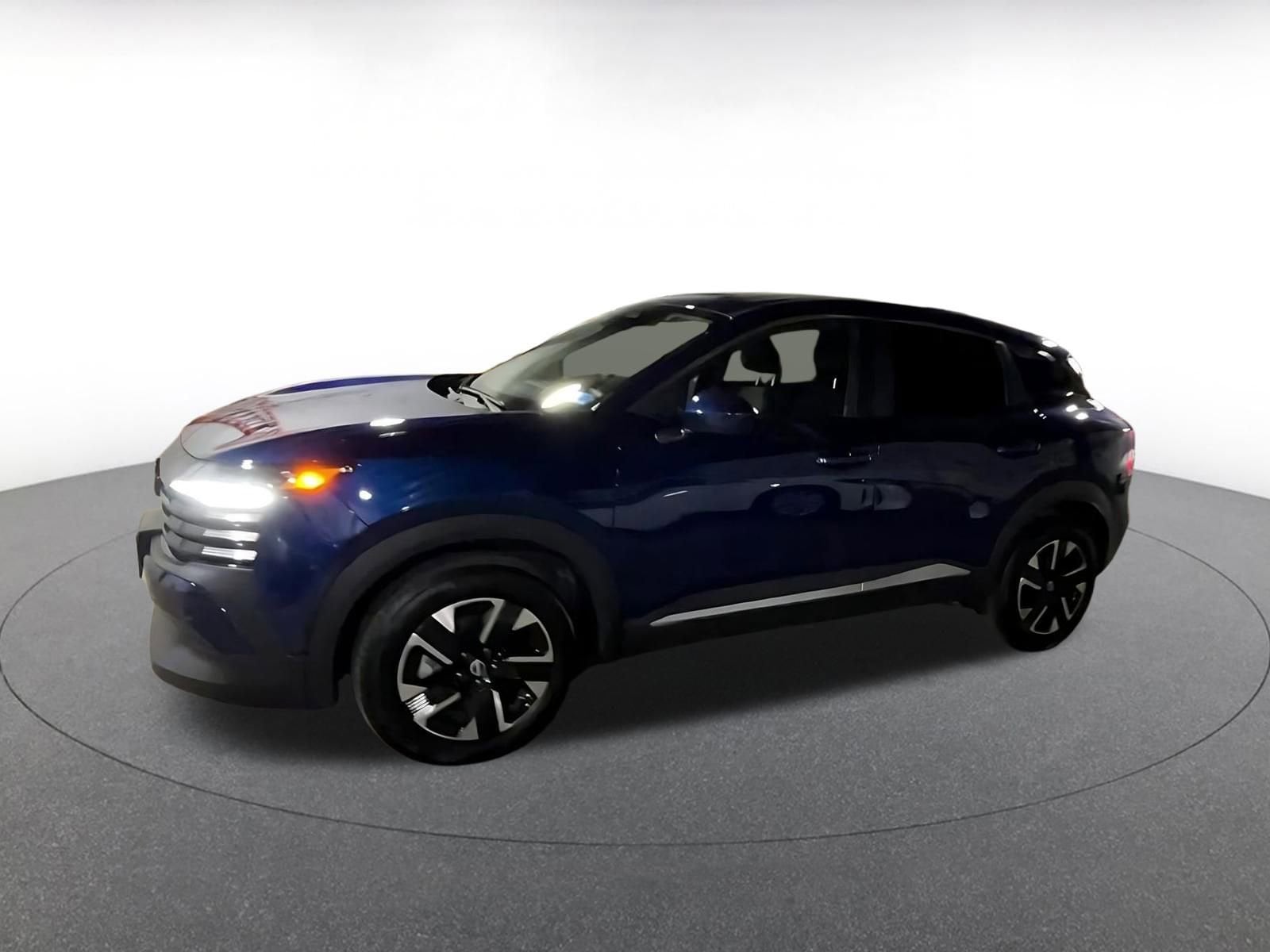 Thumbnail: 2025 Nissan Kicks - 8