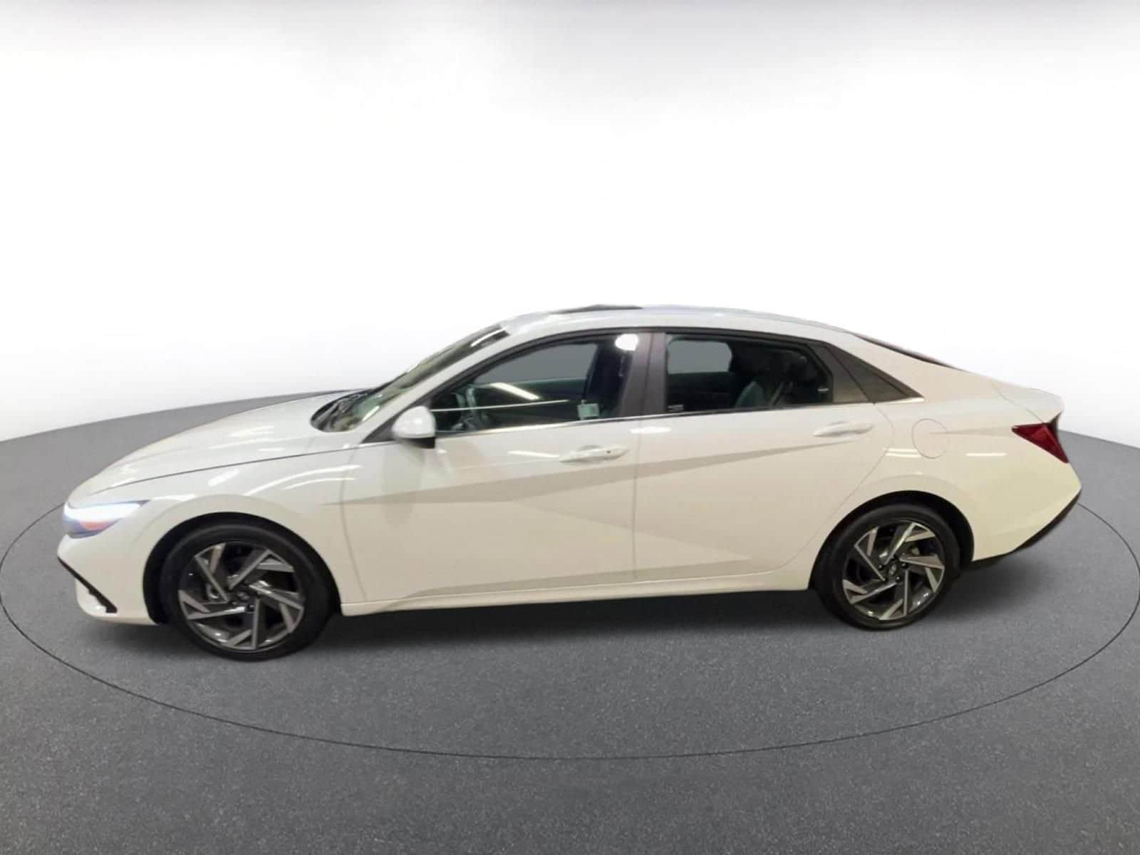 Thumbnail: 2025 Hyundai Elantra - 9