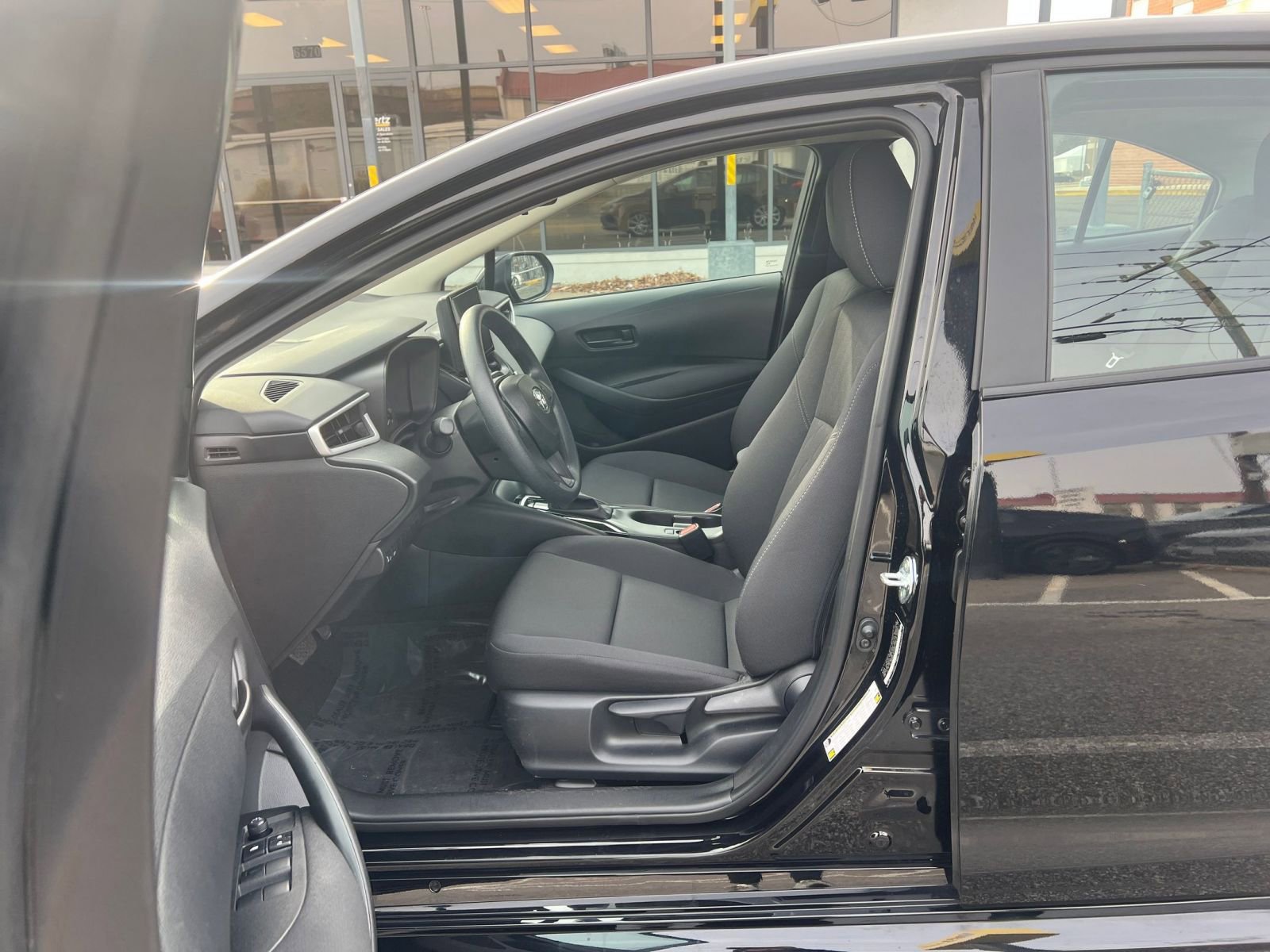 Thumbnail: 2025 Toyota Corolla - 25