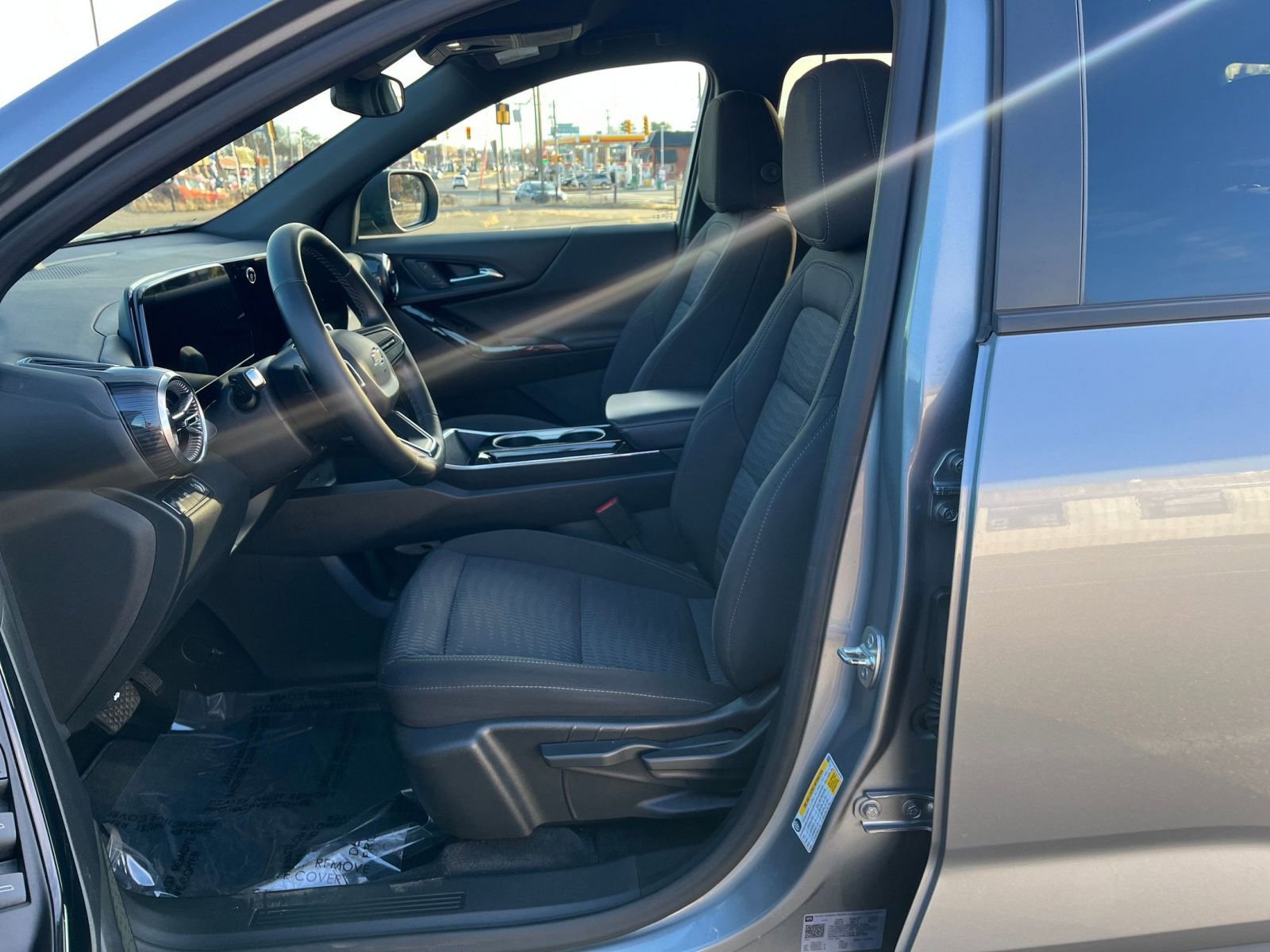 Thumbnail: 2025 Chevrolet Equinox - 25