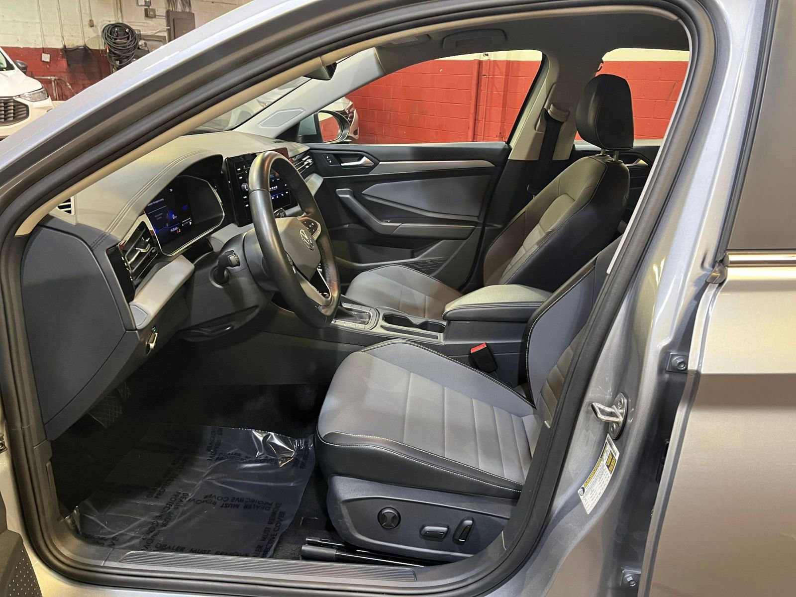 Thumbnail: 2025 Volkswagen Jetta - 25