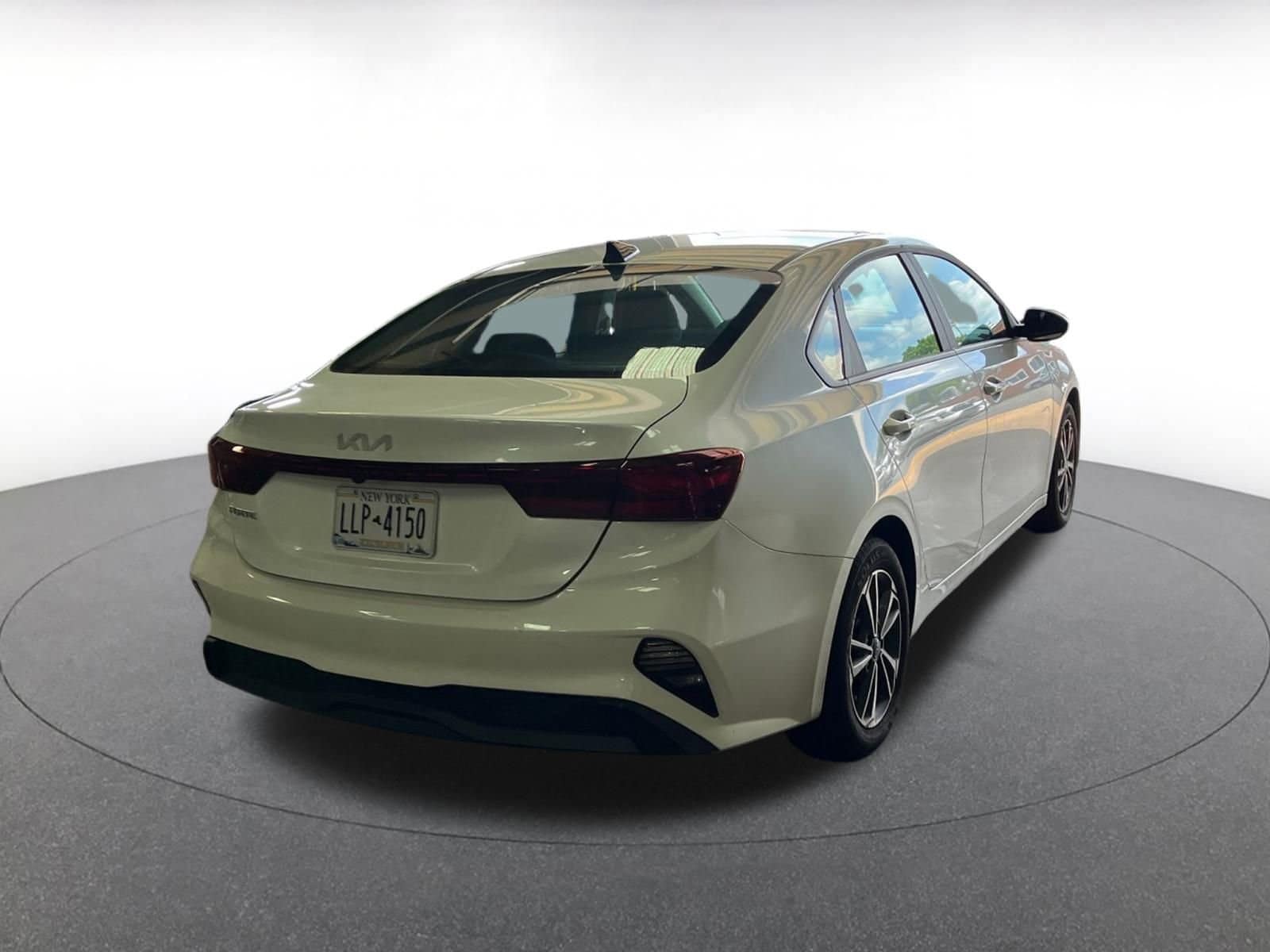 Thumbnail: 2024 Kia Forte - 7