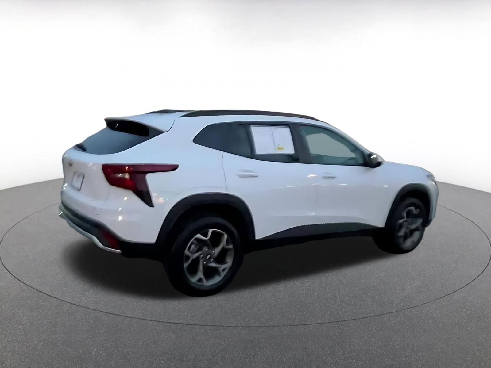 Thumbnail: 2025 Chevrolet Trax - 14