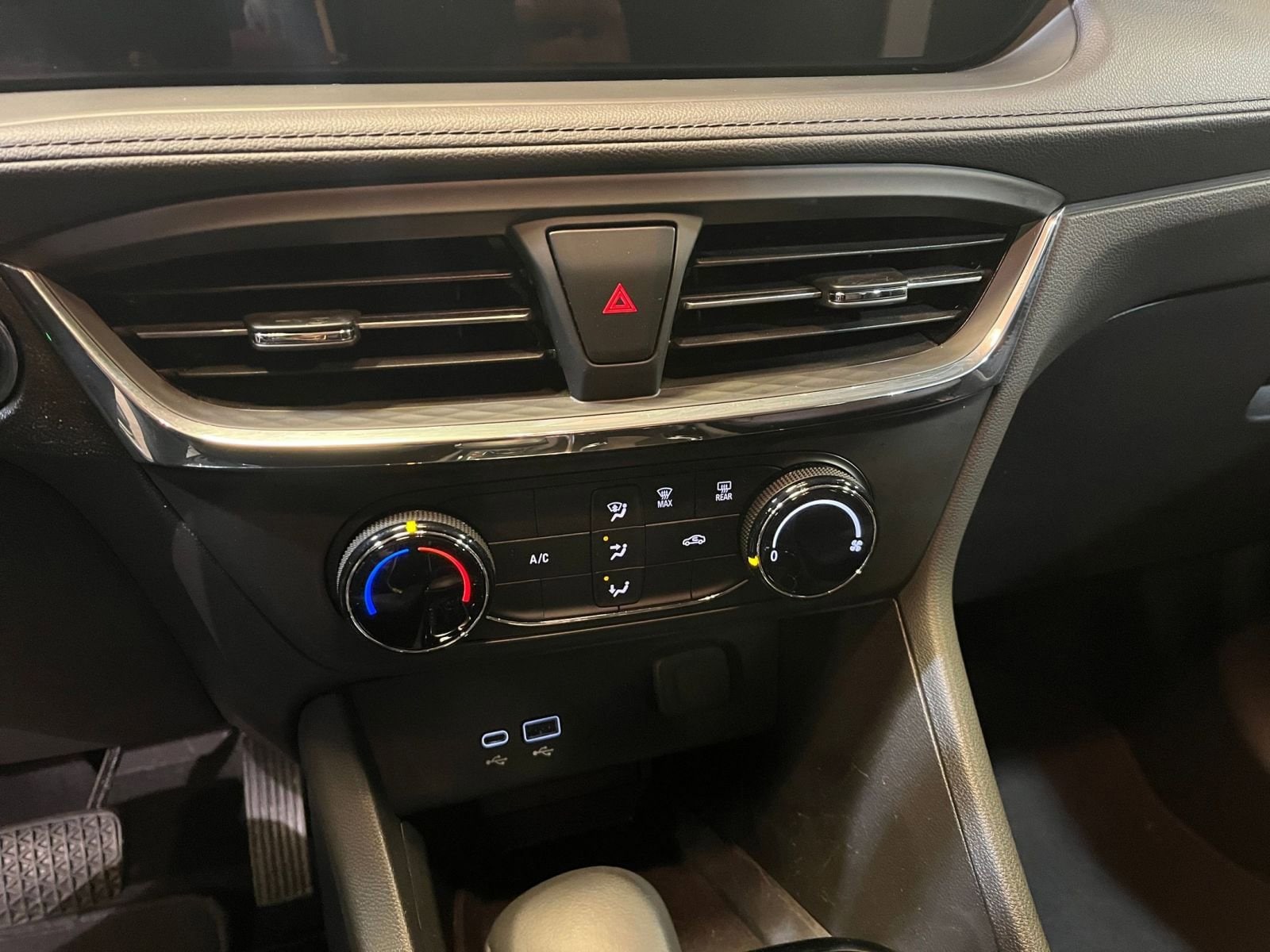 Thumbnail: 2025 Buick Encore GX - 18