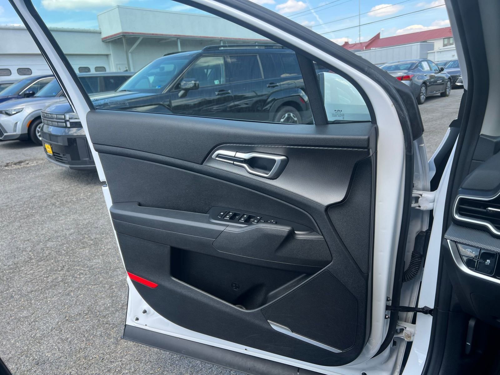 Thumbnail: 2025 Kia Sportage - 18