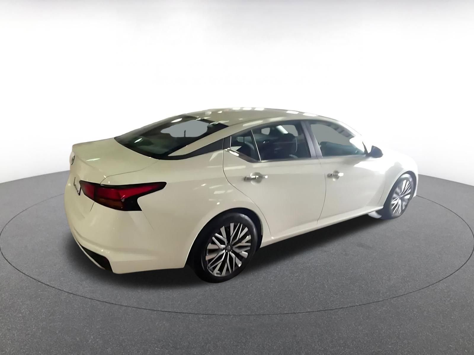 Thumbnail: 2025 Nissan Altima - 15