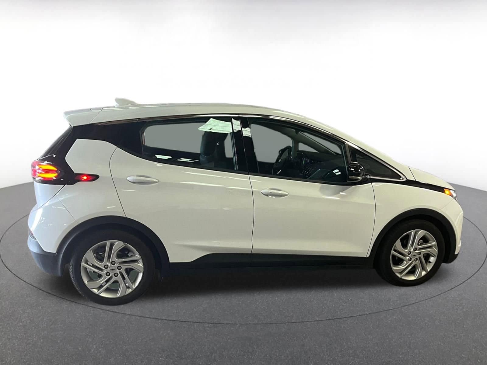 Thumbnail: 2023 Chevrolet Bolt EV - 8