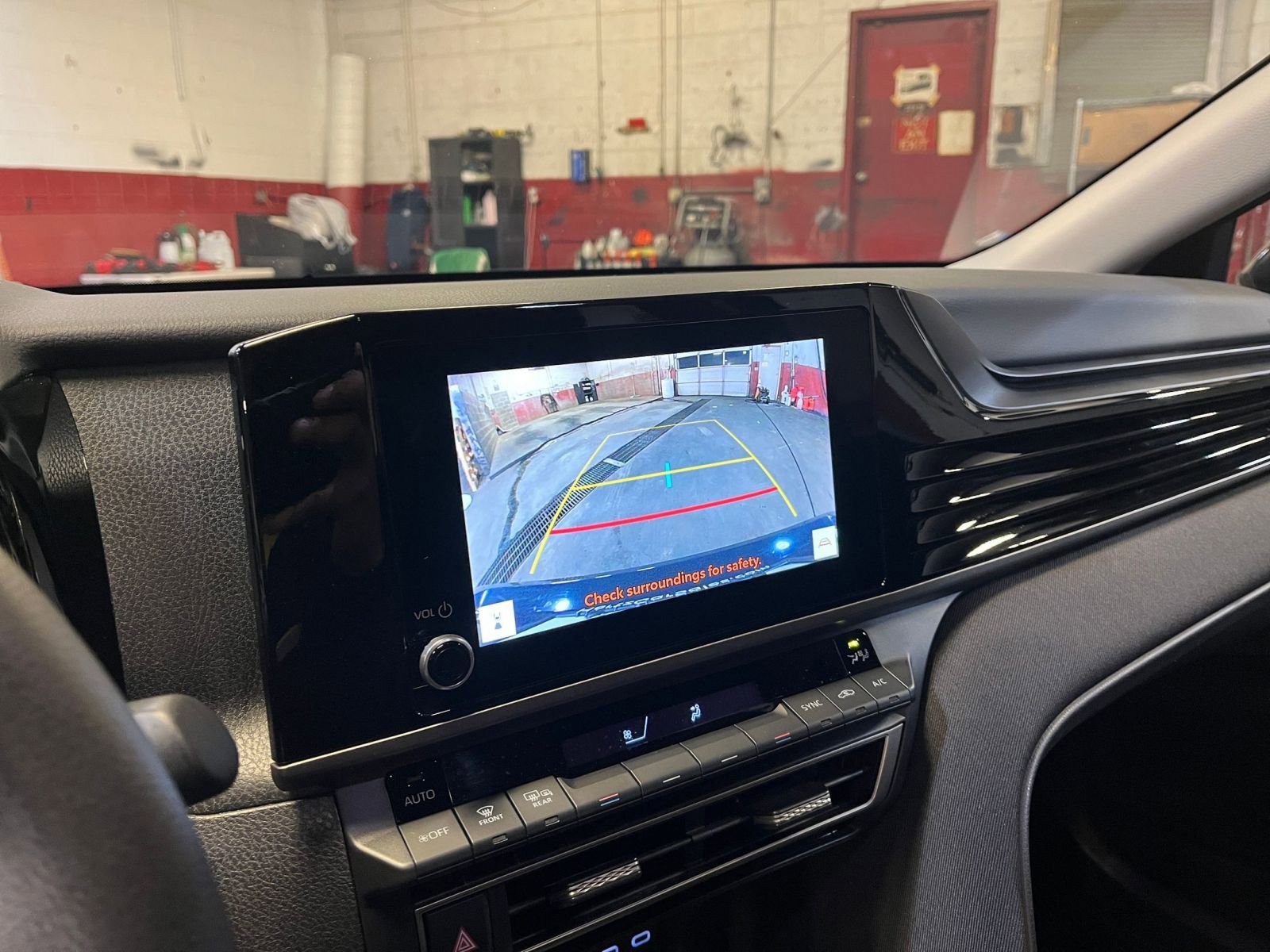 Thumbnail: 2025 Toyota Camry - 17