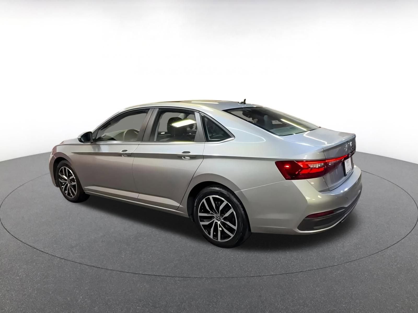 Thumbnail: 2025 Volkswagen Jetta - 12