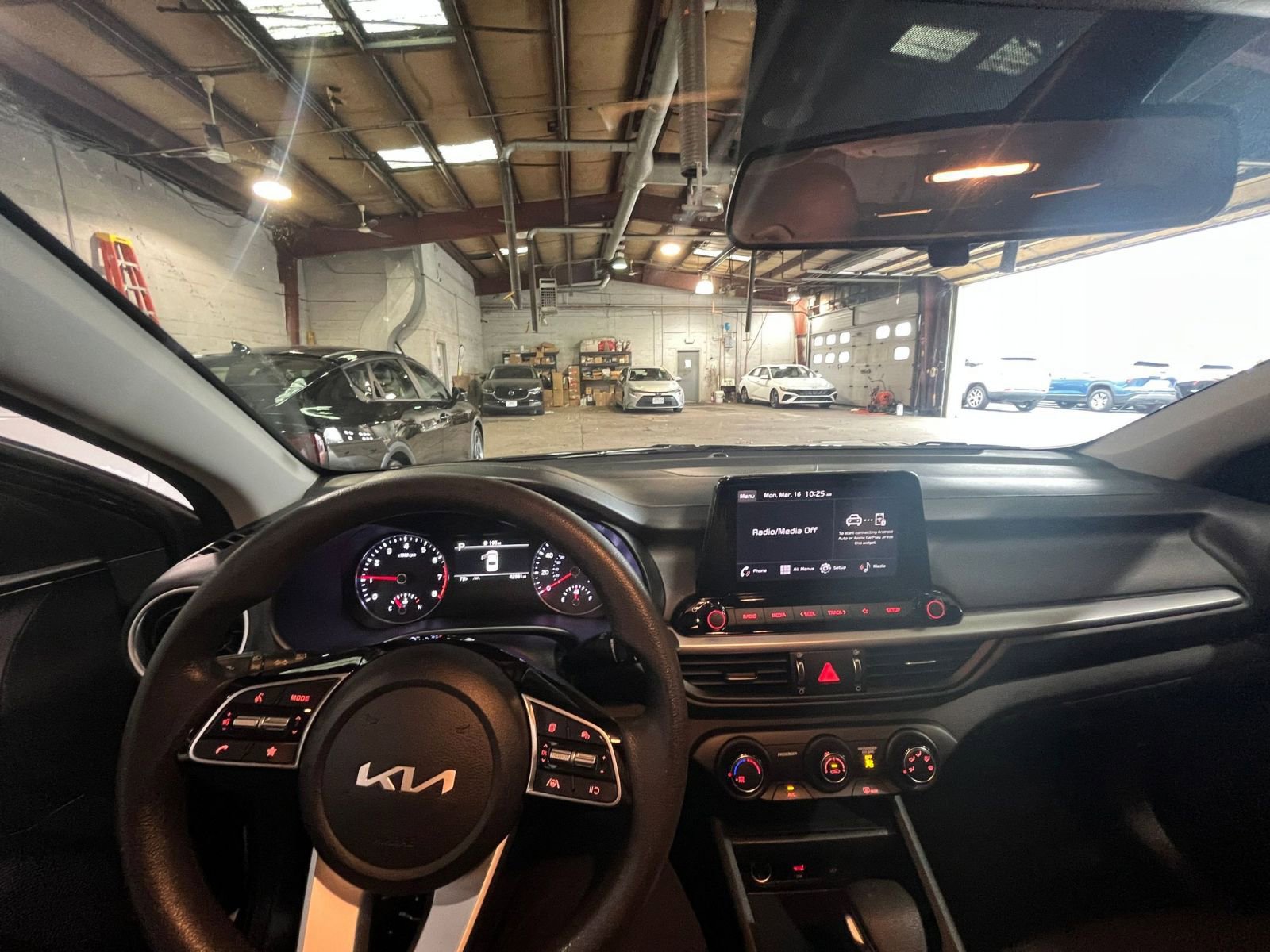 Thumbnail: 2024 Kia Forte - 31