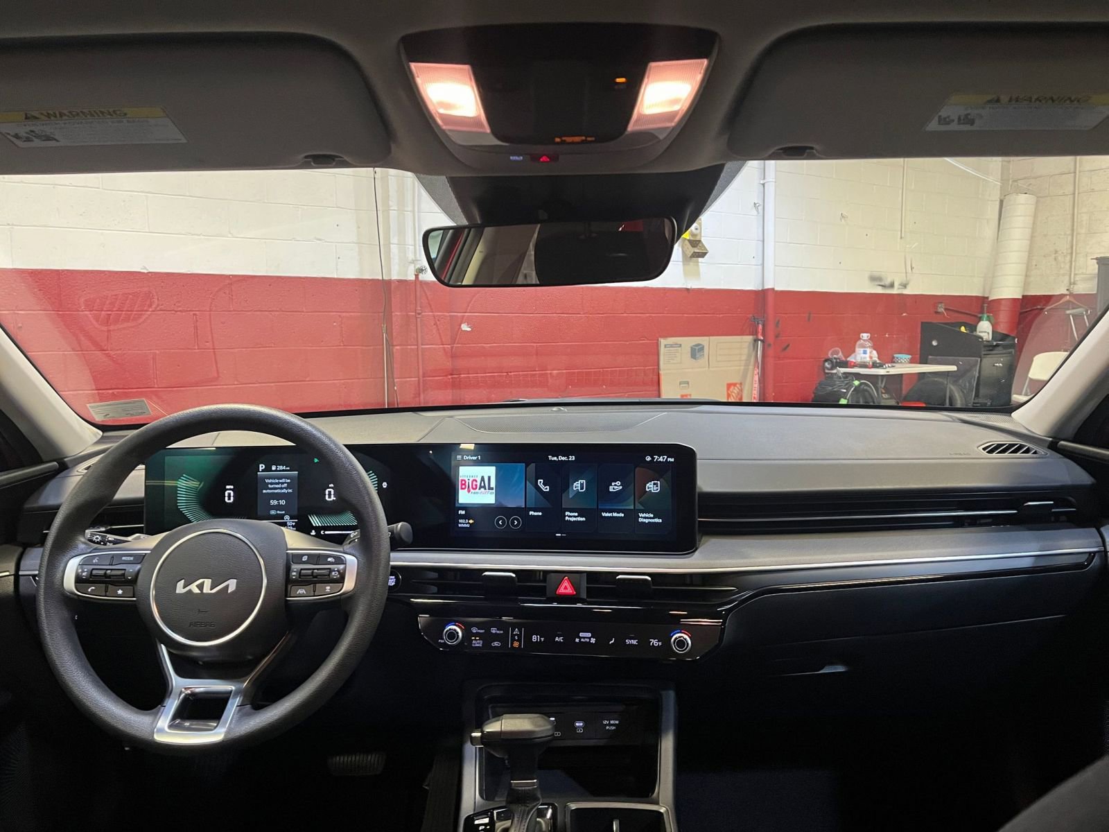 Thumbnail: 2025 Kia K5 - 33