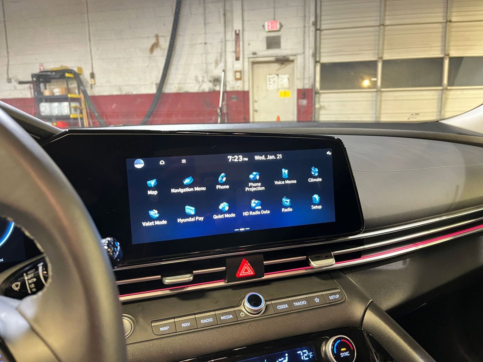 Thumbnail: 2025 Hyundai Elantra - 21