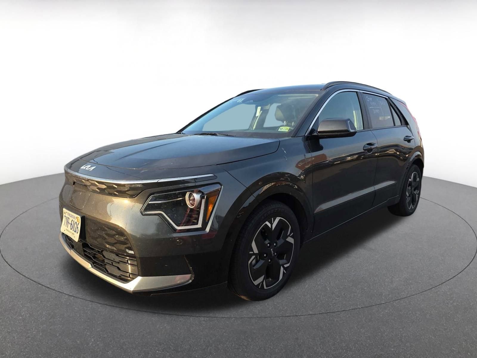 Thumbnail: 2023 Kia Niro - 3