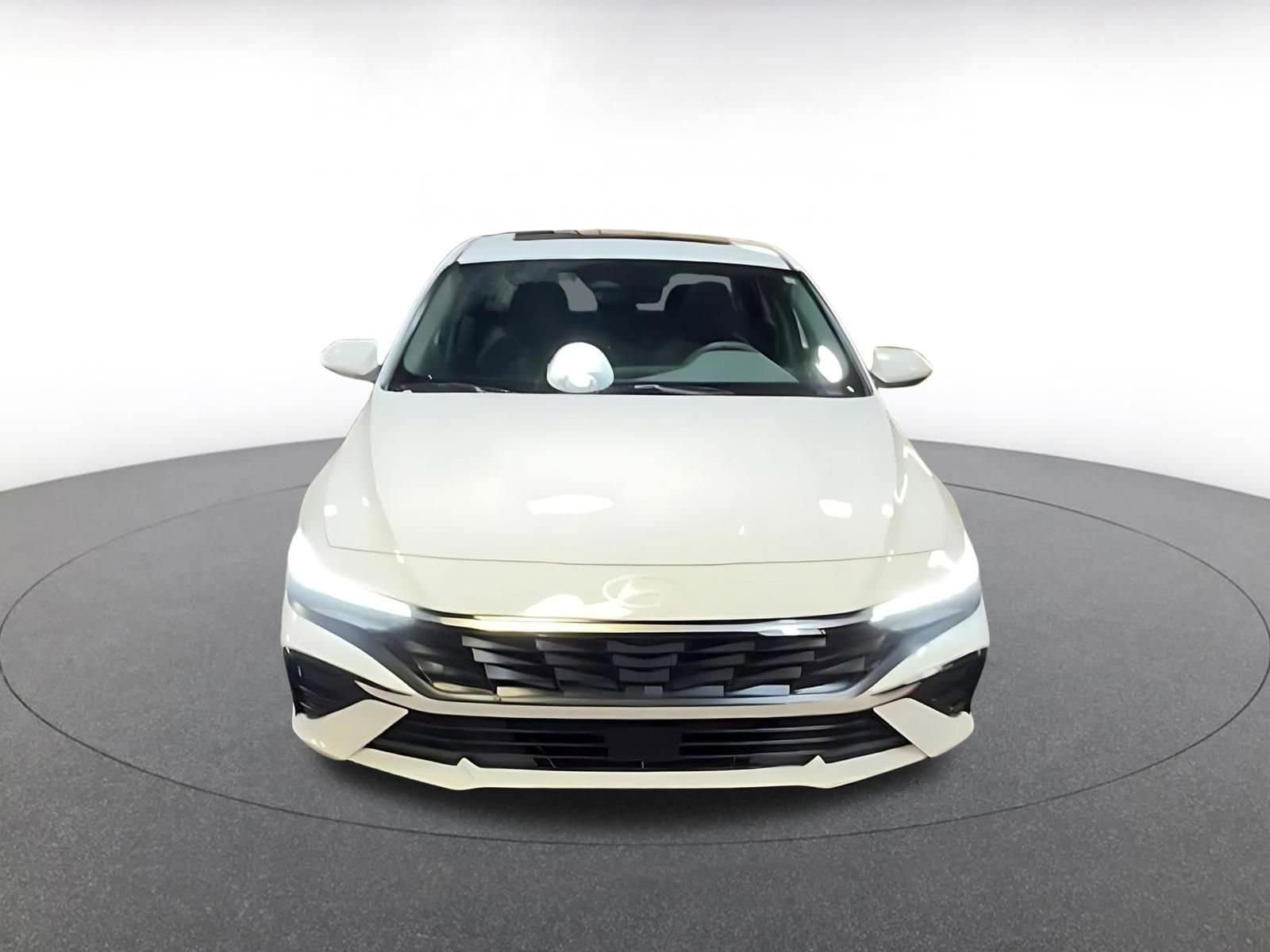 Thumbnail: 2025 Hyundai Elantra - 4