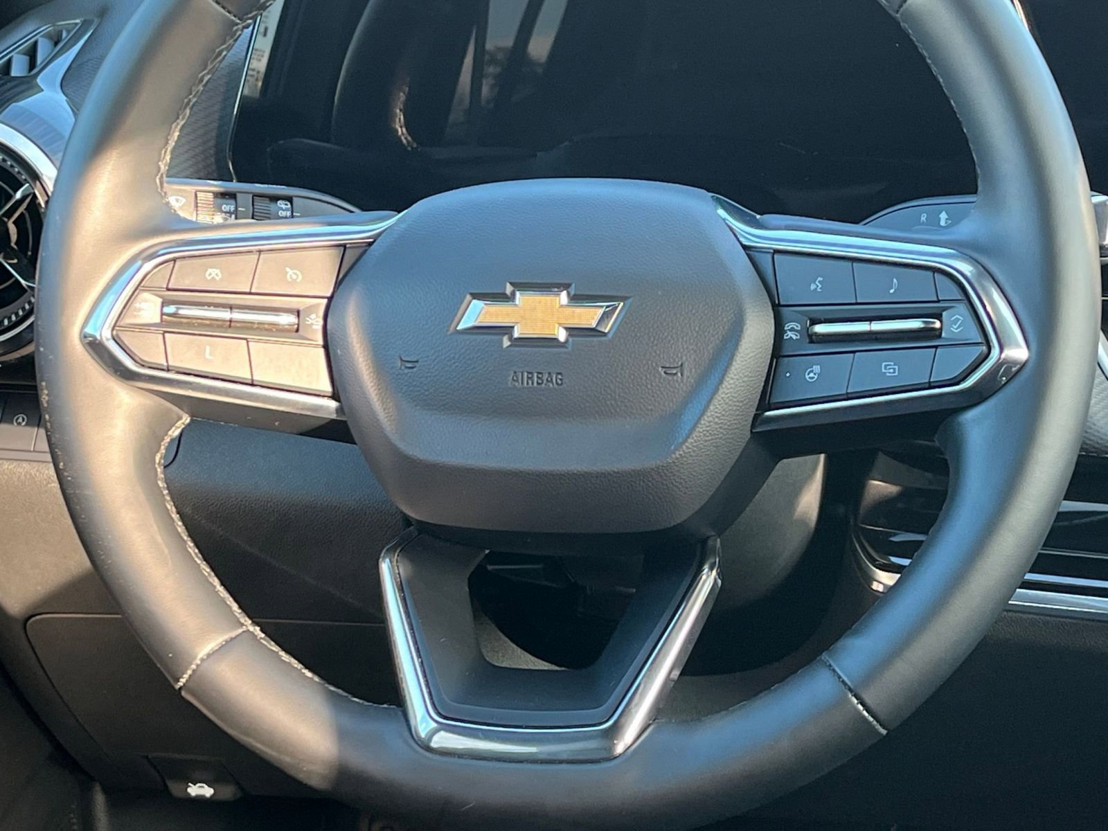 Thumbnail: 2025 Chevrolet Equinox - 27