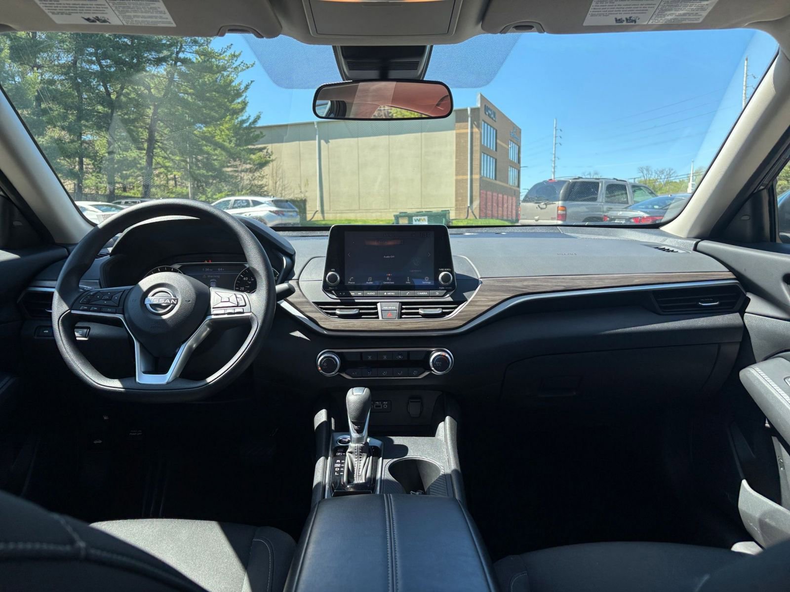 Thumbnail: 2025 Nissan Altima - 31