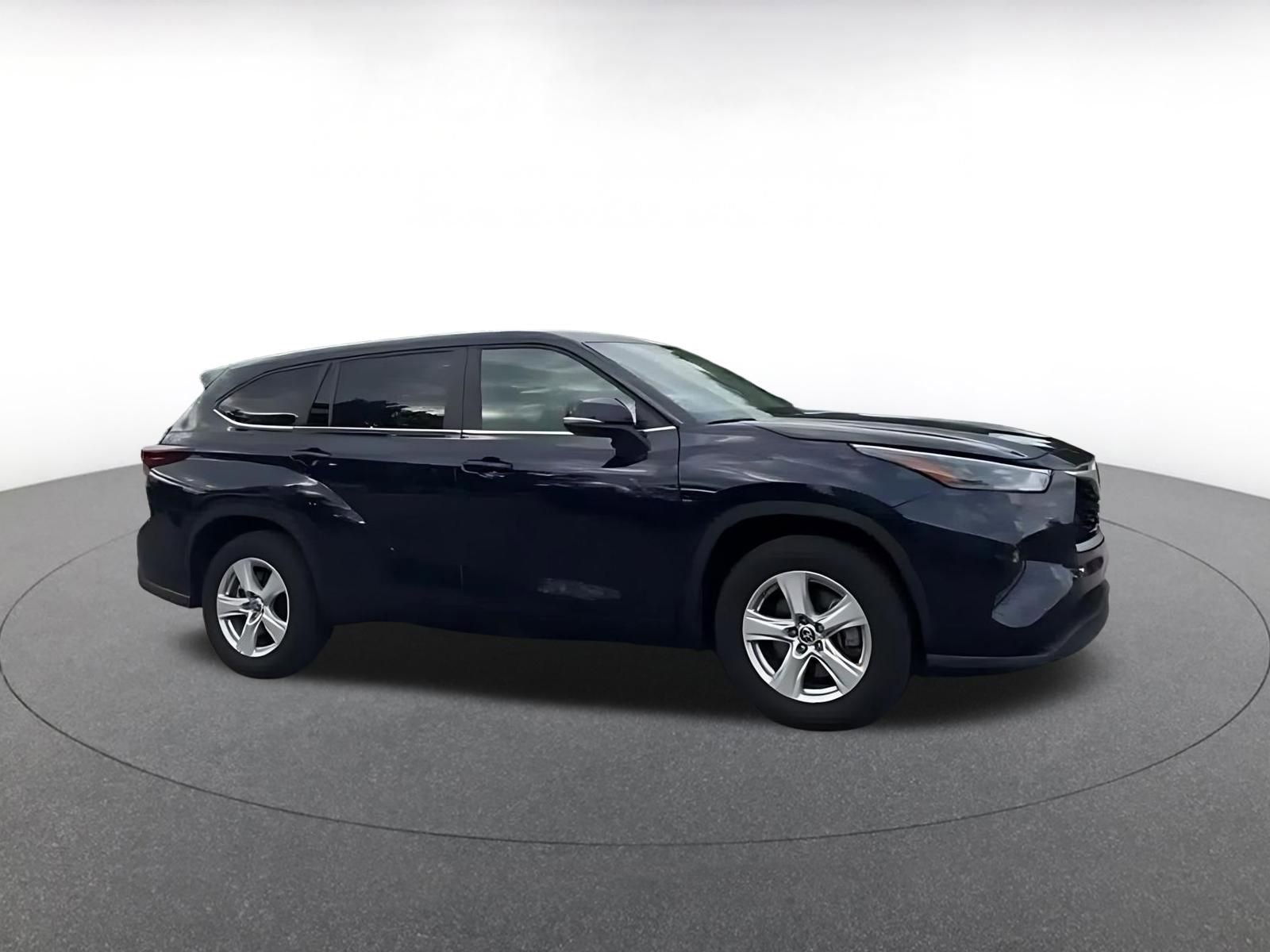 Thumbnail: 2025 Toyota Highlander - 2