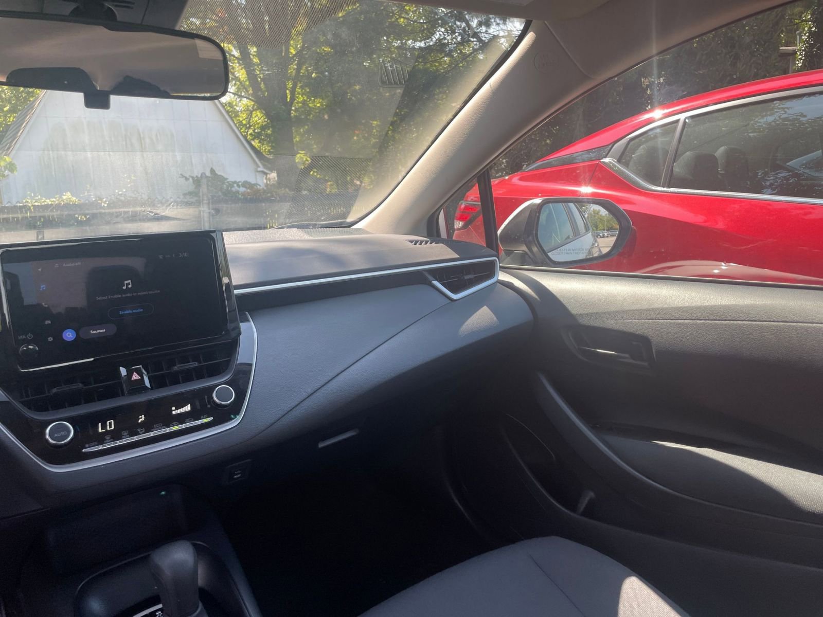 Thumbnail: 2024 Toyota Corolla - 33