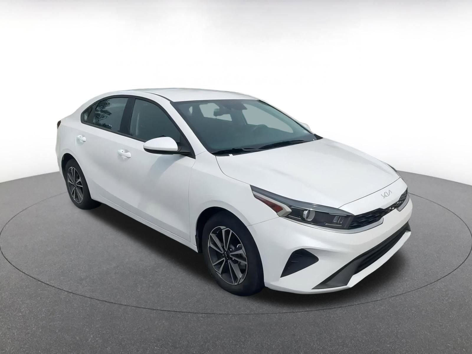 2024 Kia Forte LXS 2