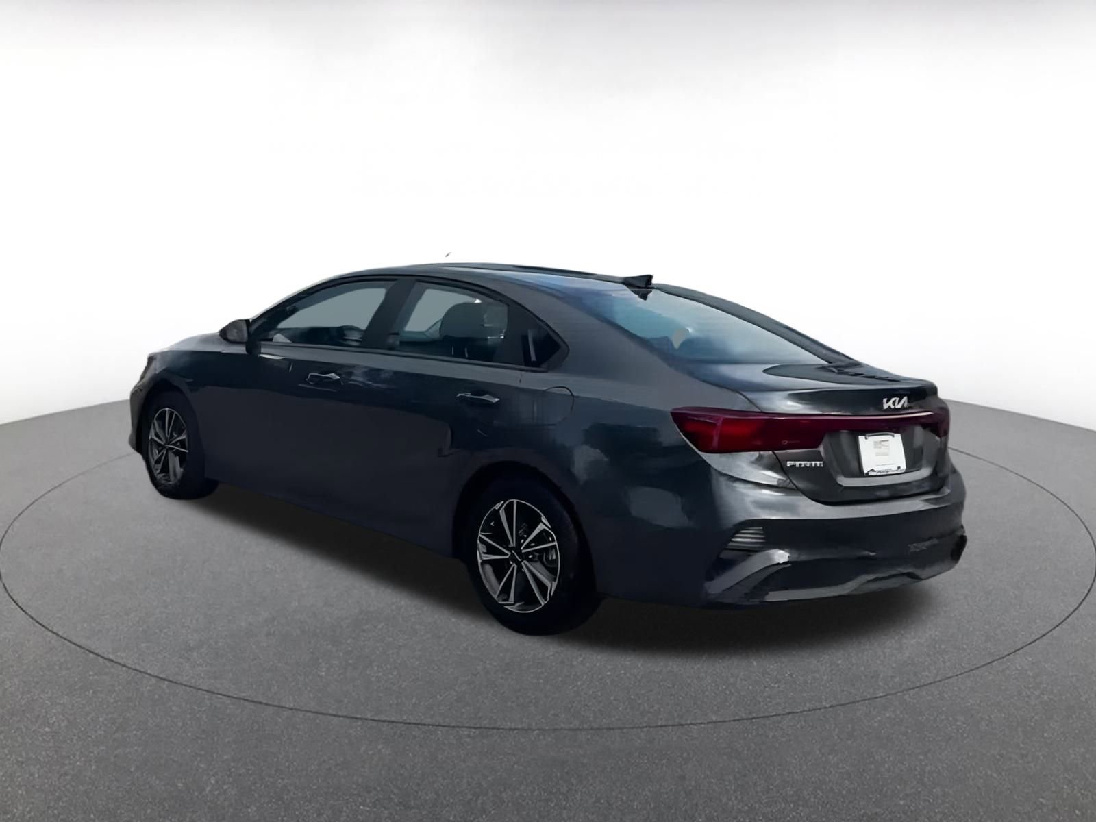 Thumbnail: 2024 Kia Forte - 8