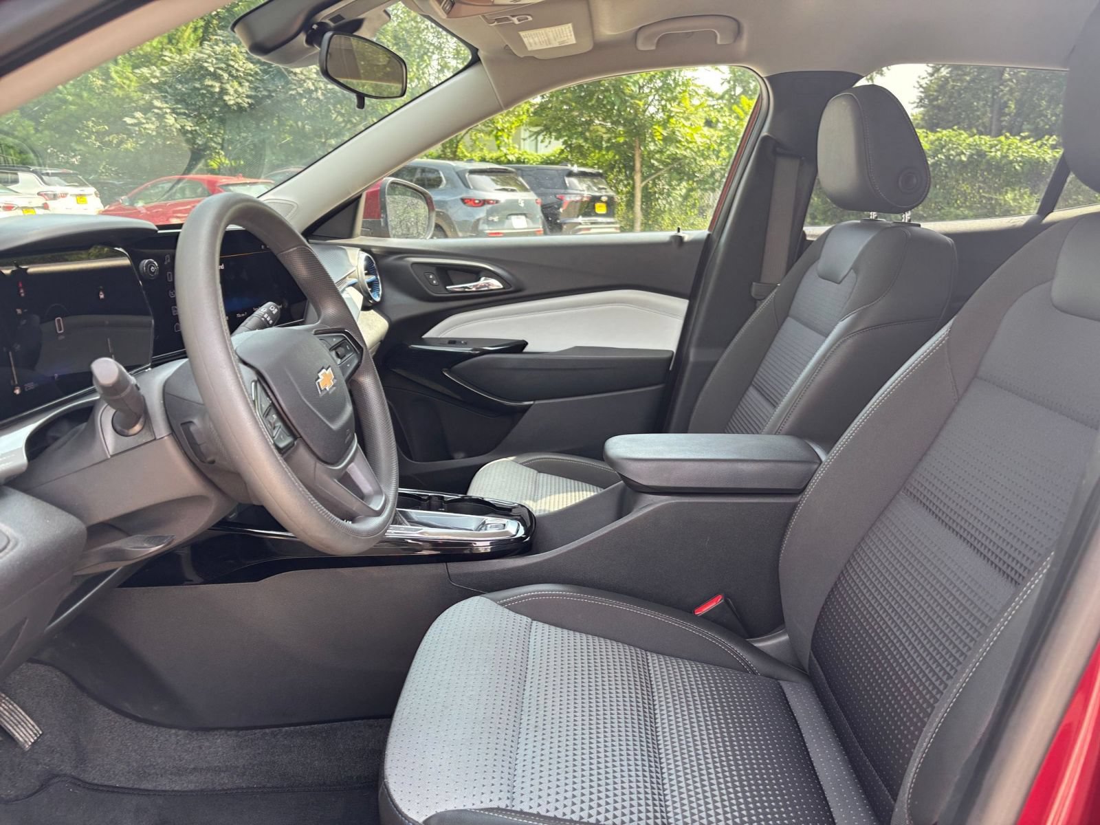 Thumbnail: 2025 Chevrolet Trax - 25