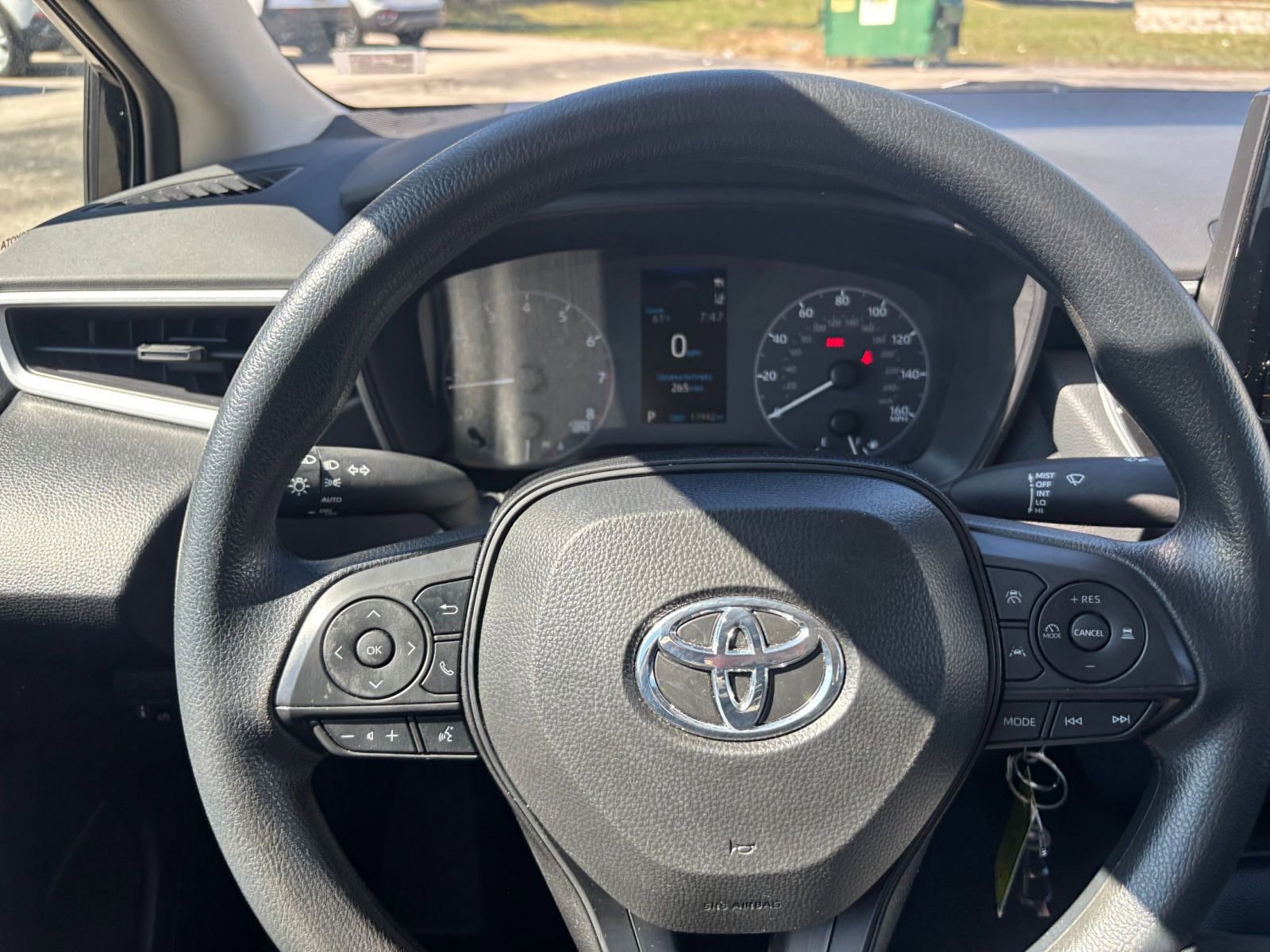 Thumbnail: 2025 Toyota Corolla - 32