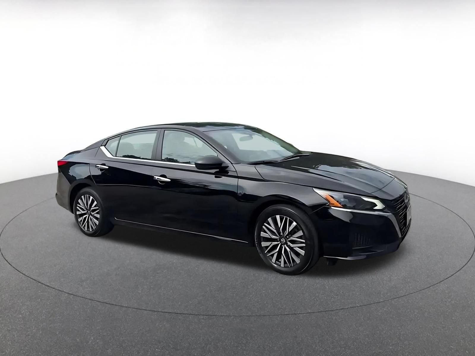 Thumbnail: 2025 Nissan Altima - 2