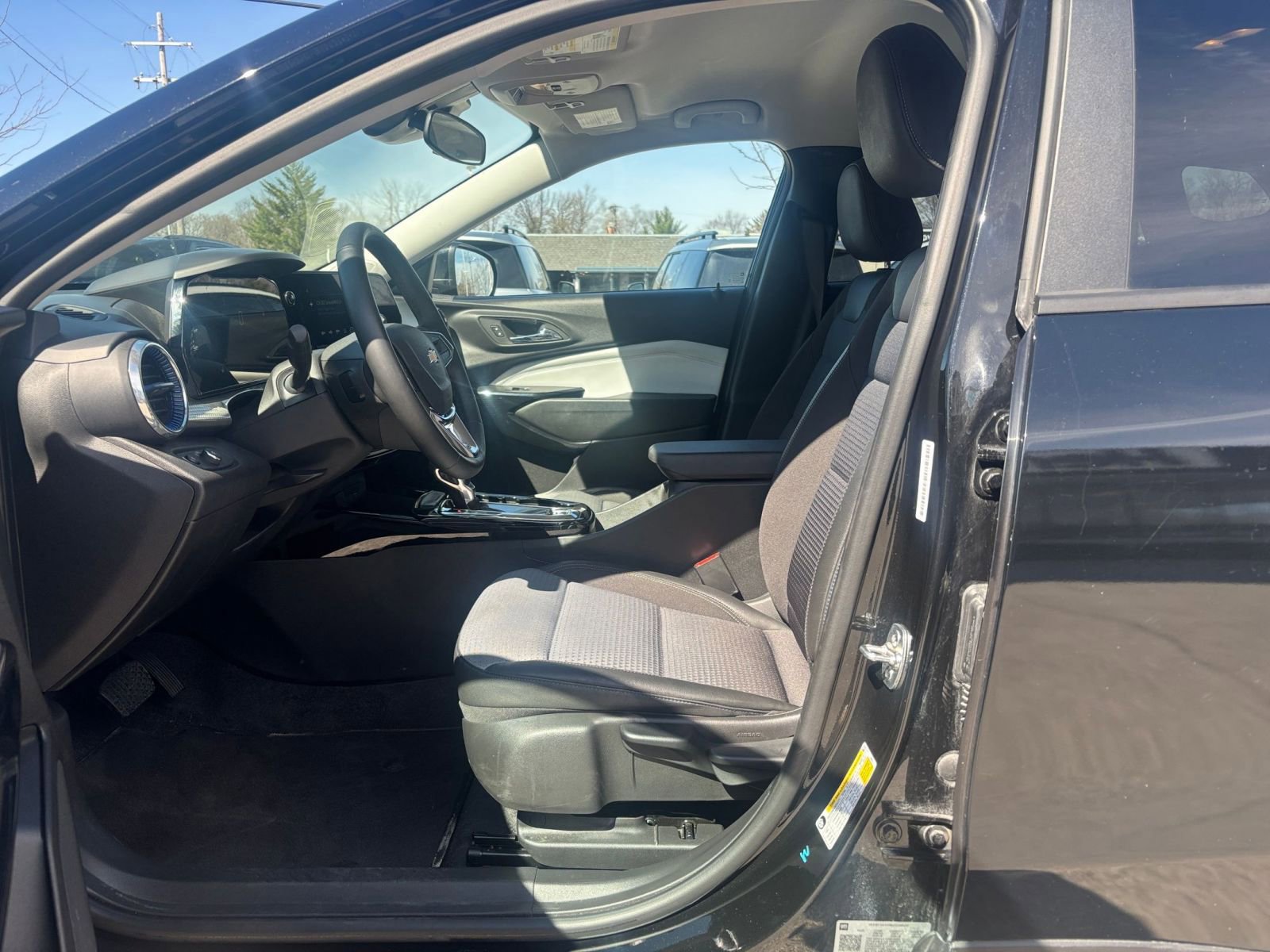 Thumbnail: 2025 Chevrolet Trax - 25