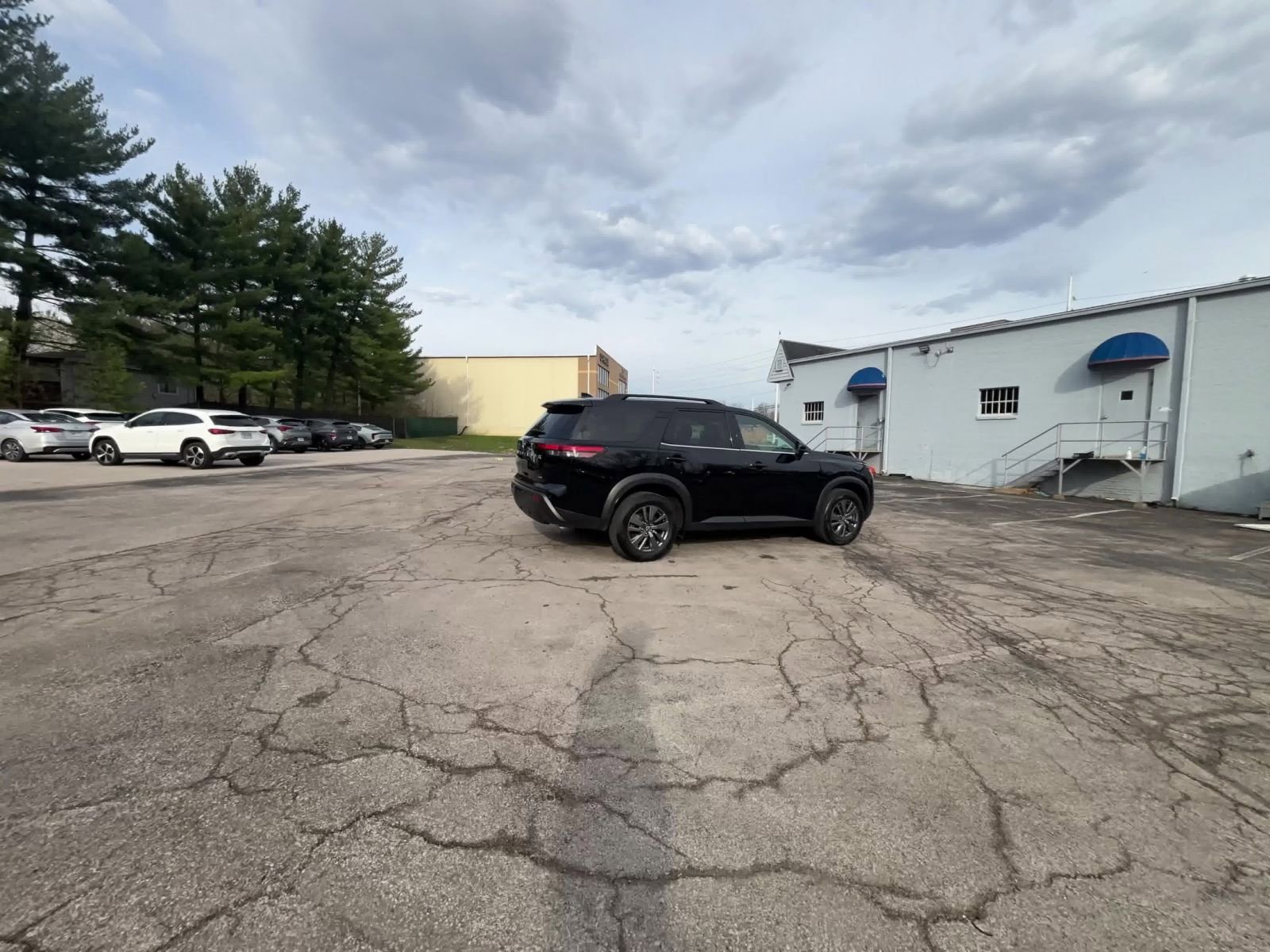 Thumbnail: 2025 Nissan Pathfinder - 15