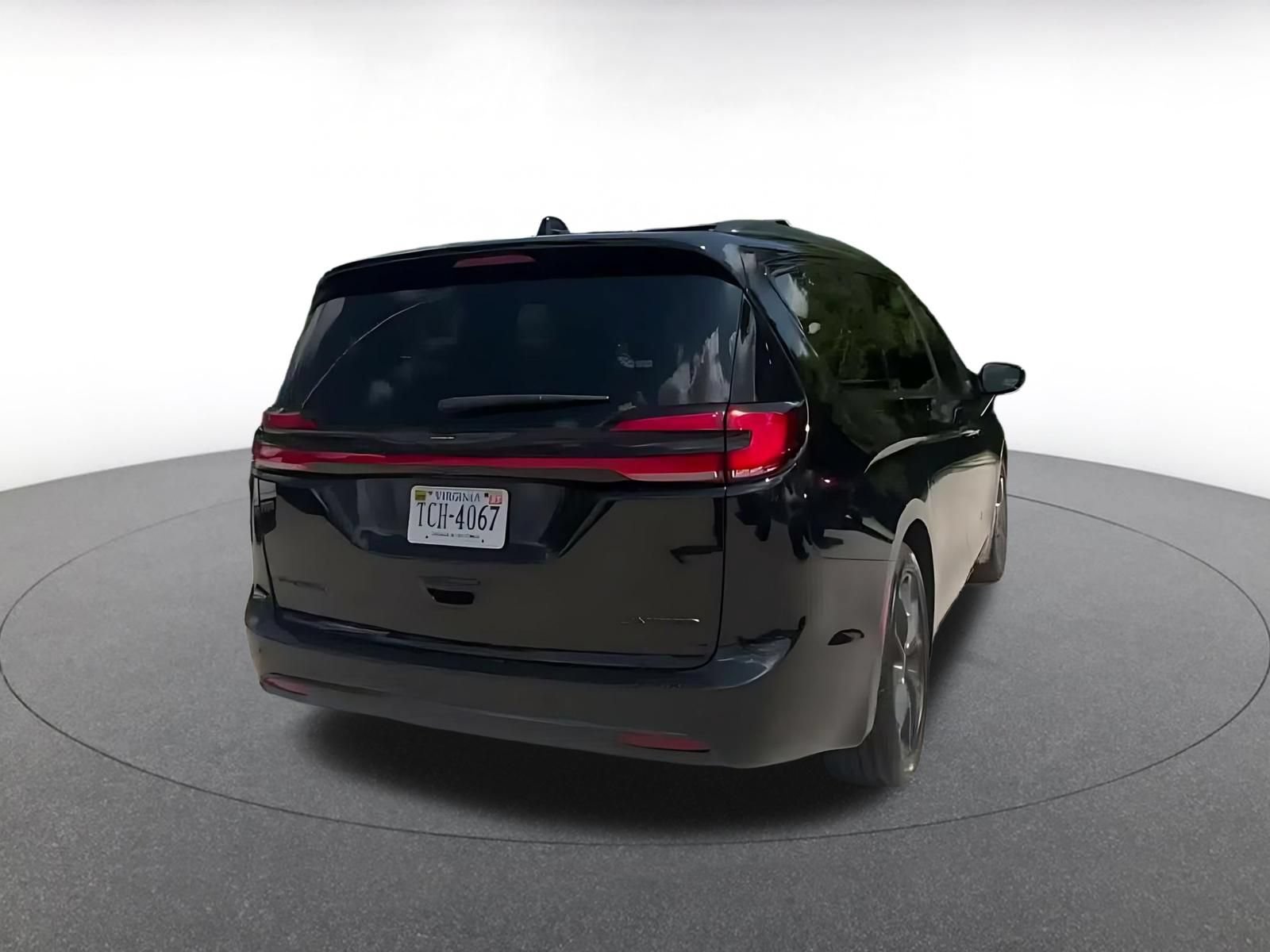 Thumbnail: 2025 Chrysler Pacifica - 11