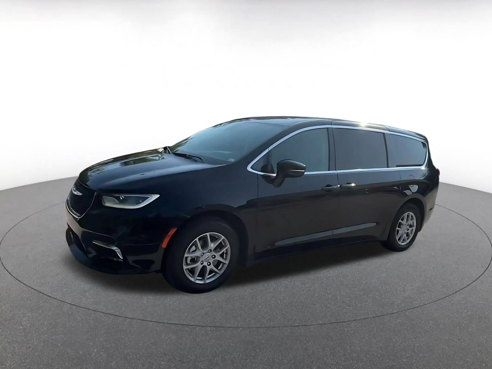 Thumbnail: 2024 Chrysler Pacifica - 8