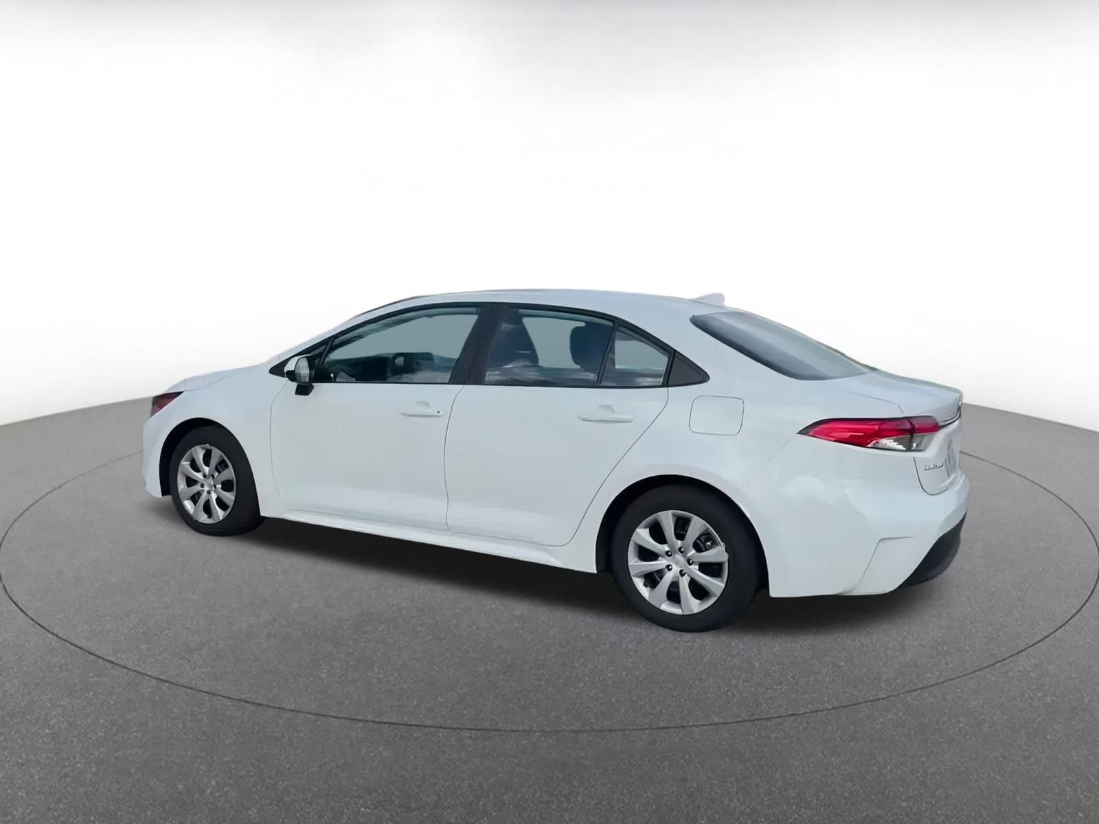 Thumbnail: 2024 Toyota Corolla - 10
