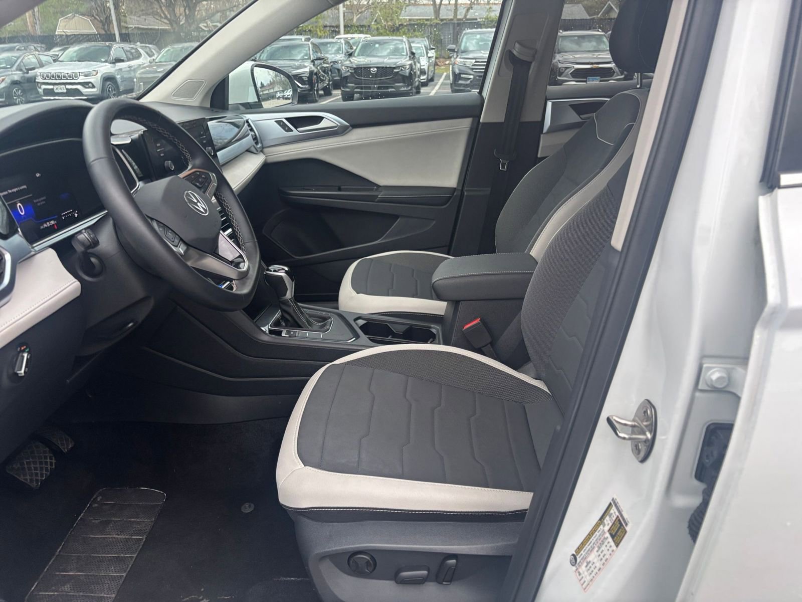 Thumbnail: 2025 Volkswagen Taos - 25