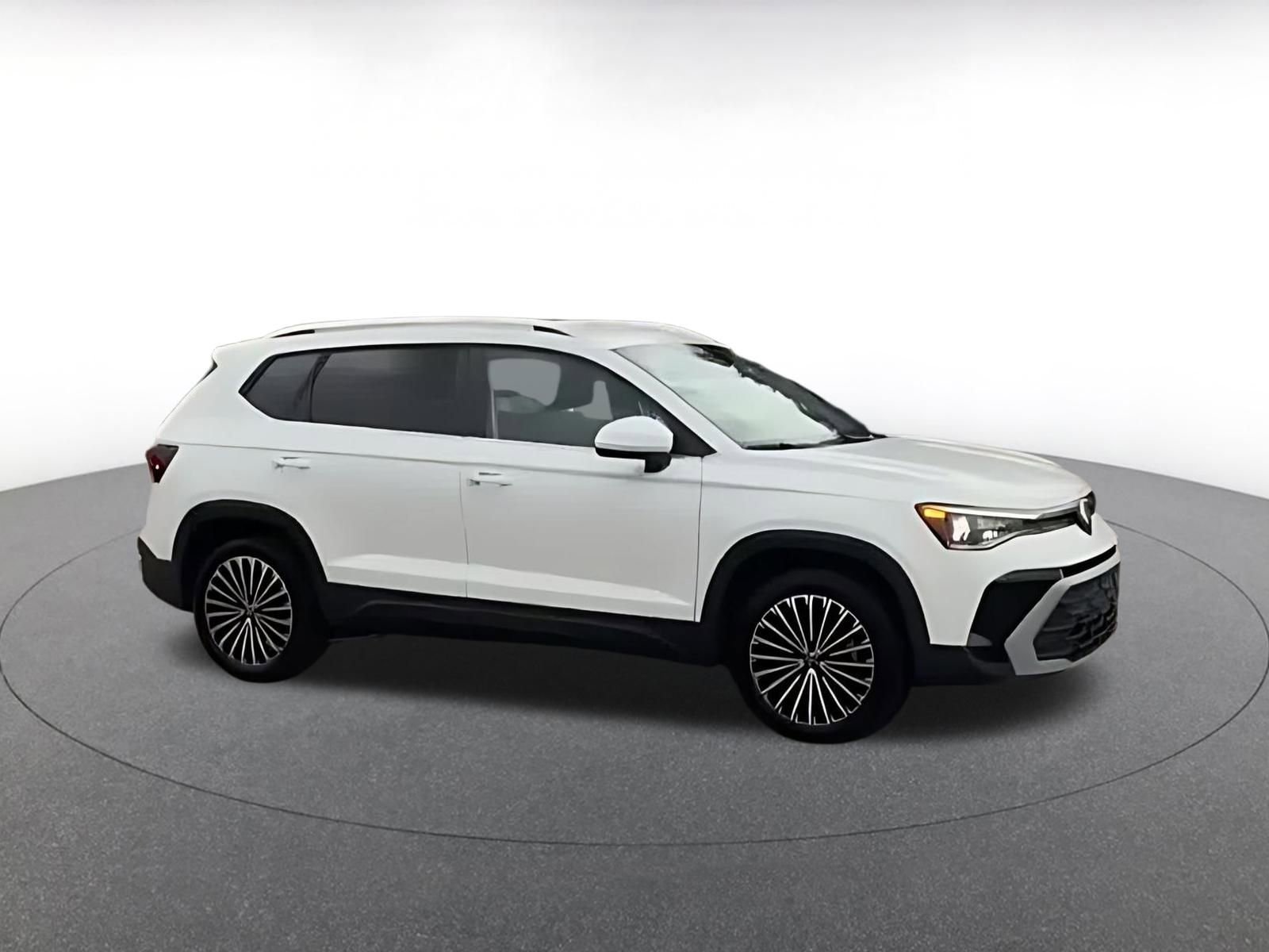 Thumbnail: 2025 Volkswagen Taos - 2