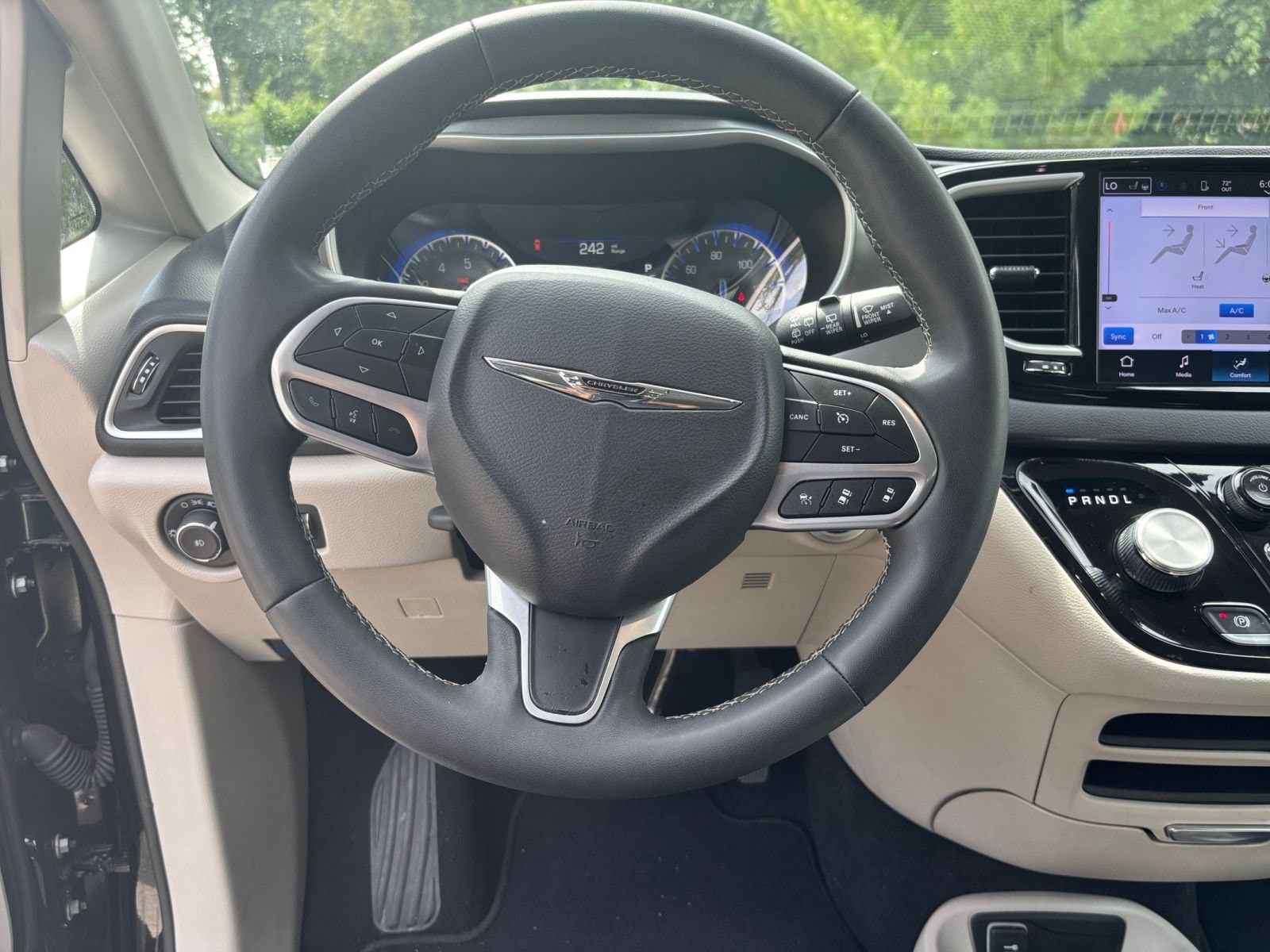 Thumbnail: 2024 Chrysler Pacifica - 34